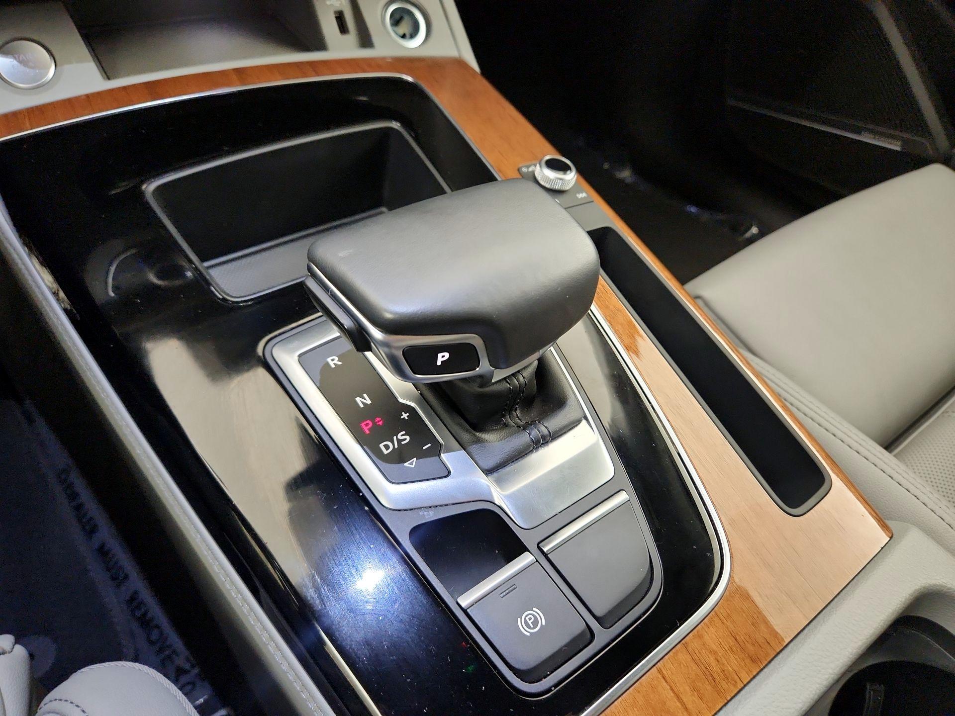 Thumbnail: 2023 Audi Q5 - 13