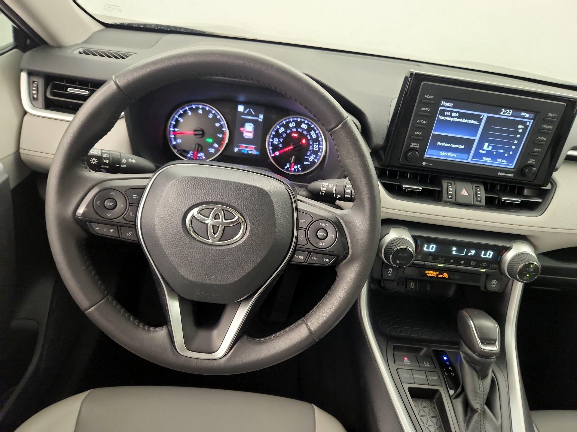 Thumbnail: 2021 Toyota RAV4 - 10