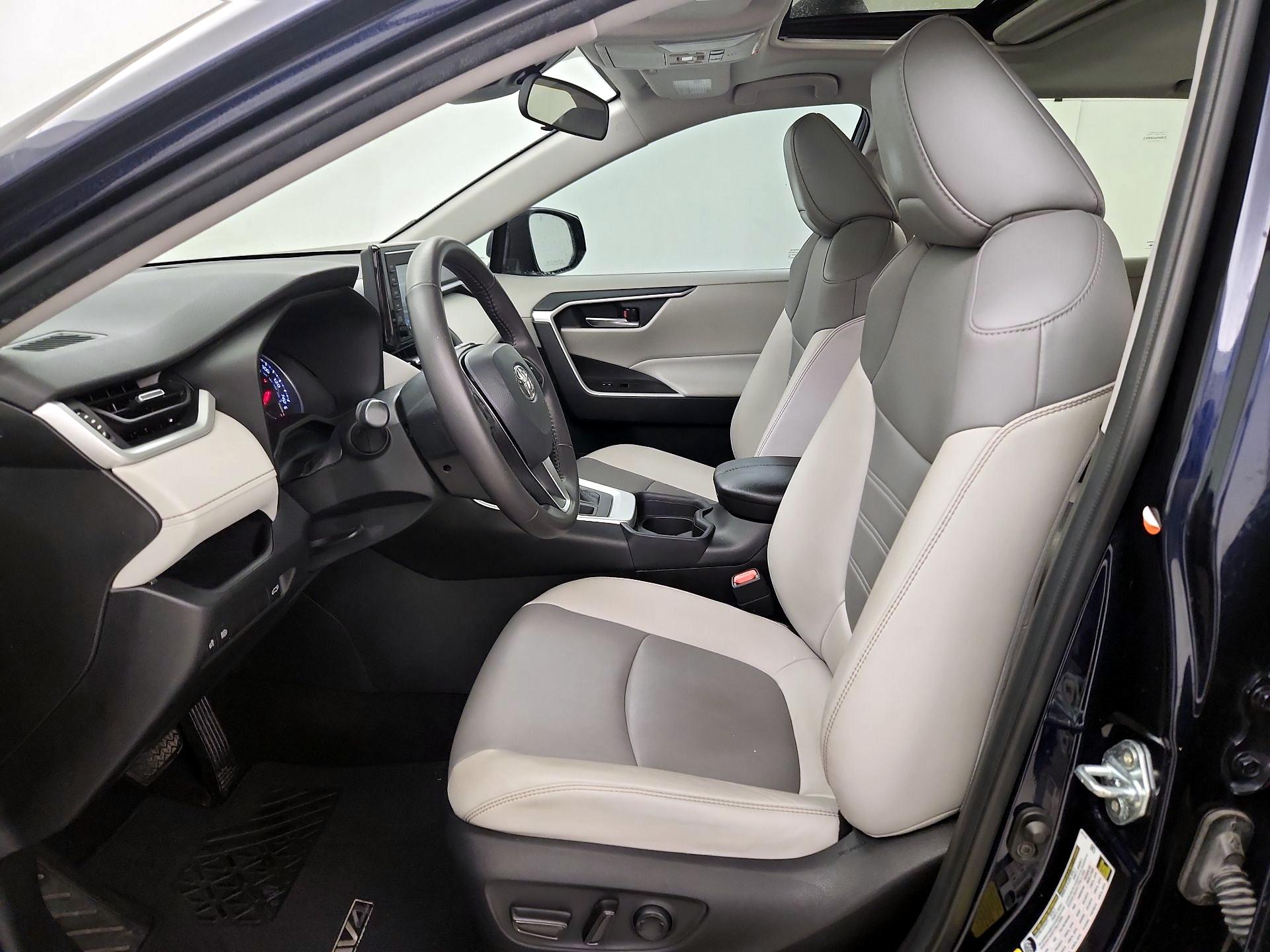 Thumbnail: 2021 Toyota RAV4 - 11