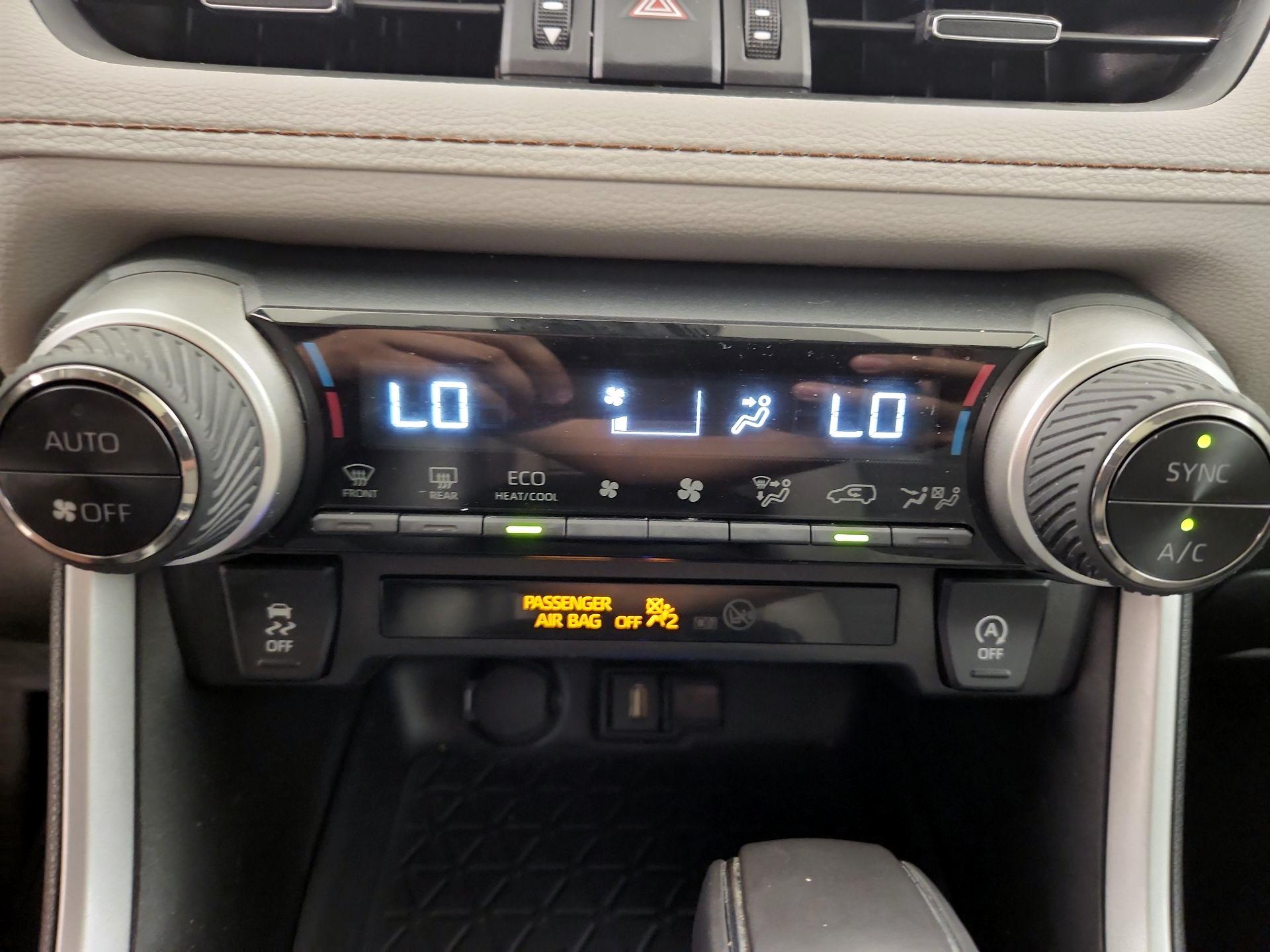 Thumbnail: 2021 Toyota RAV4 - 16