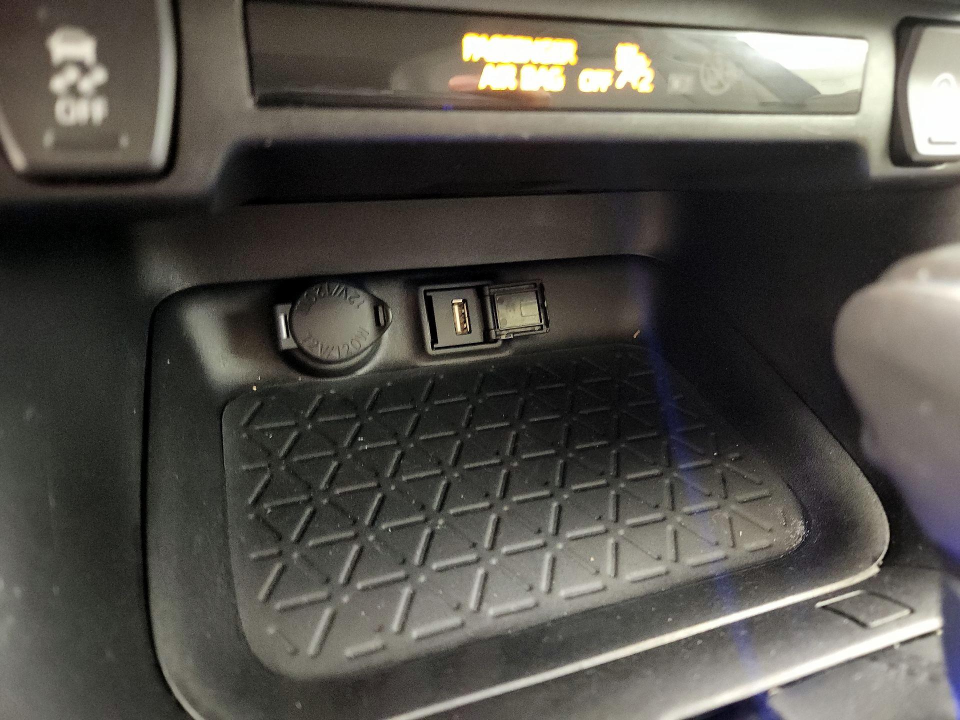 Thumbnail: 2021 Toyota RAV4 - 18