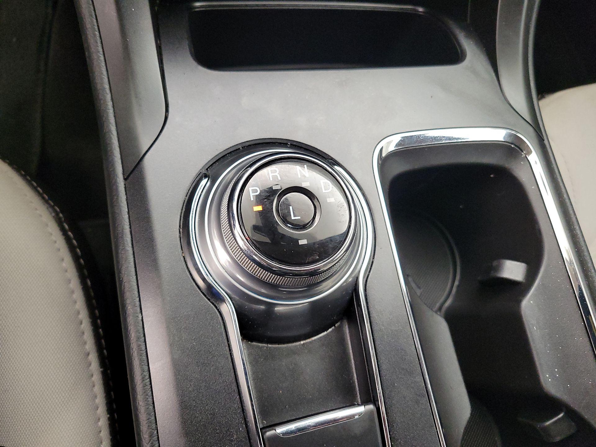 Thumbnail: 2020 Ford Fusion - 18