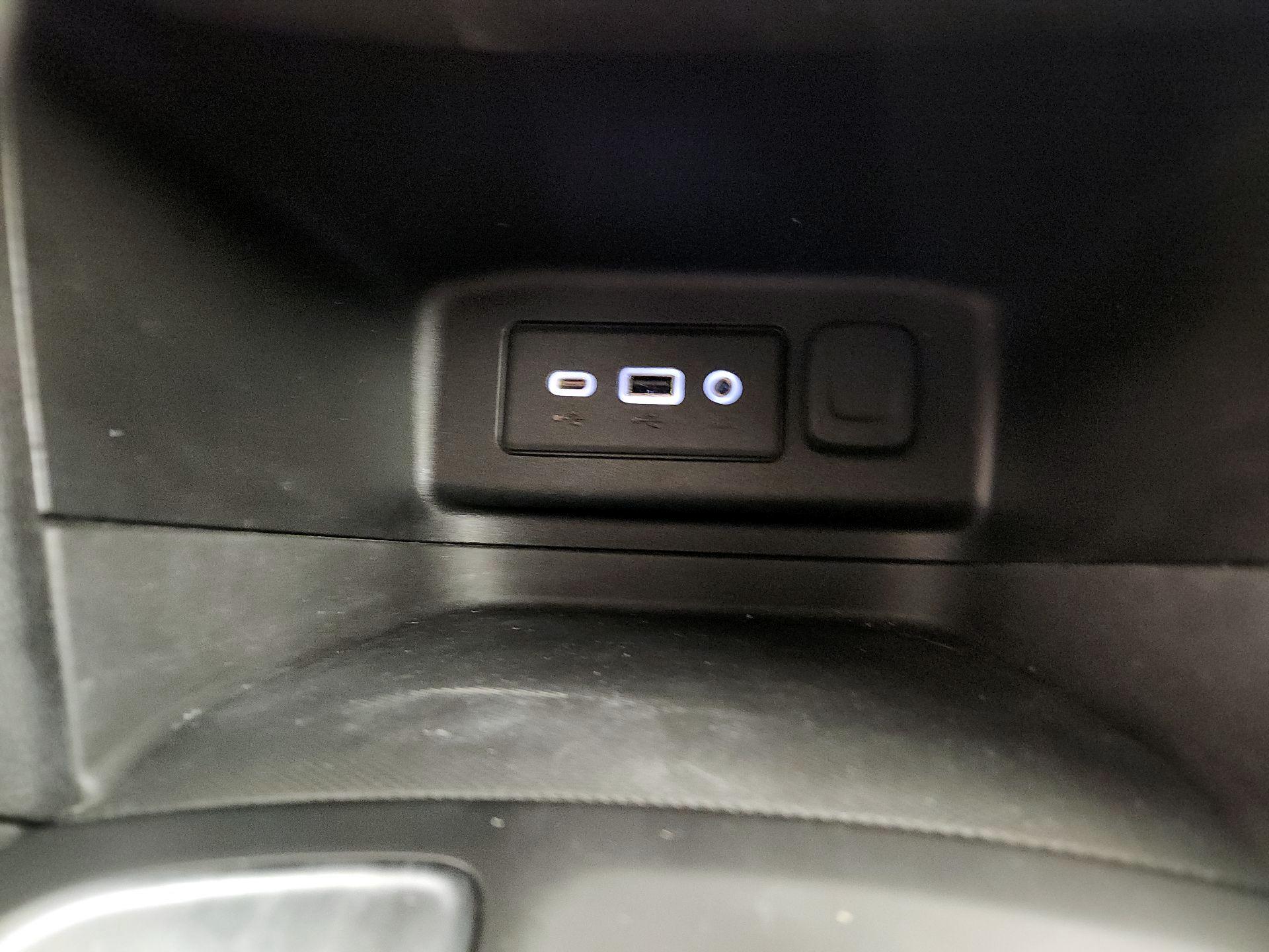 Thumbnail: 2020 Chevrolet Equinox - 18
