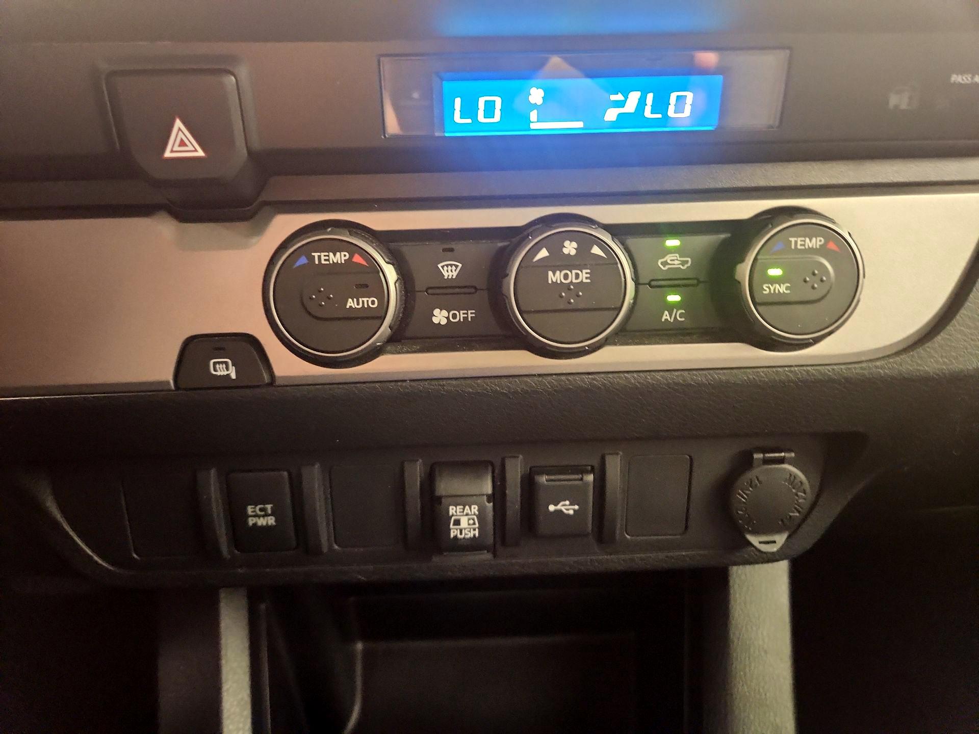 Thumbnail: 2022 Toyota Tacoma - 14