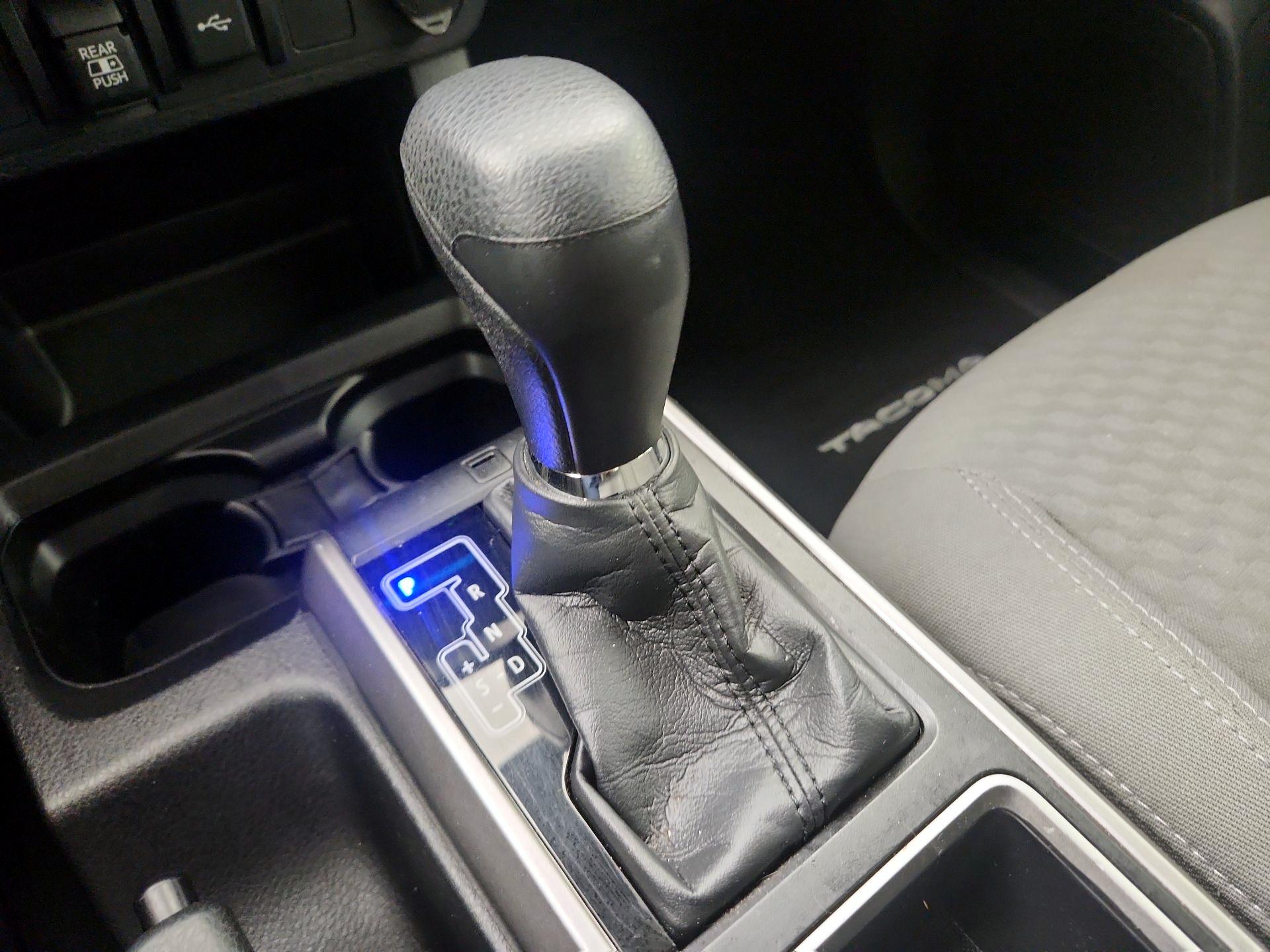 Thumbnail: 2022 Toyota Tacoma - 15