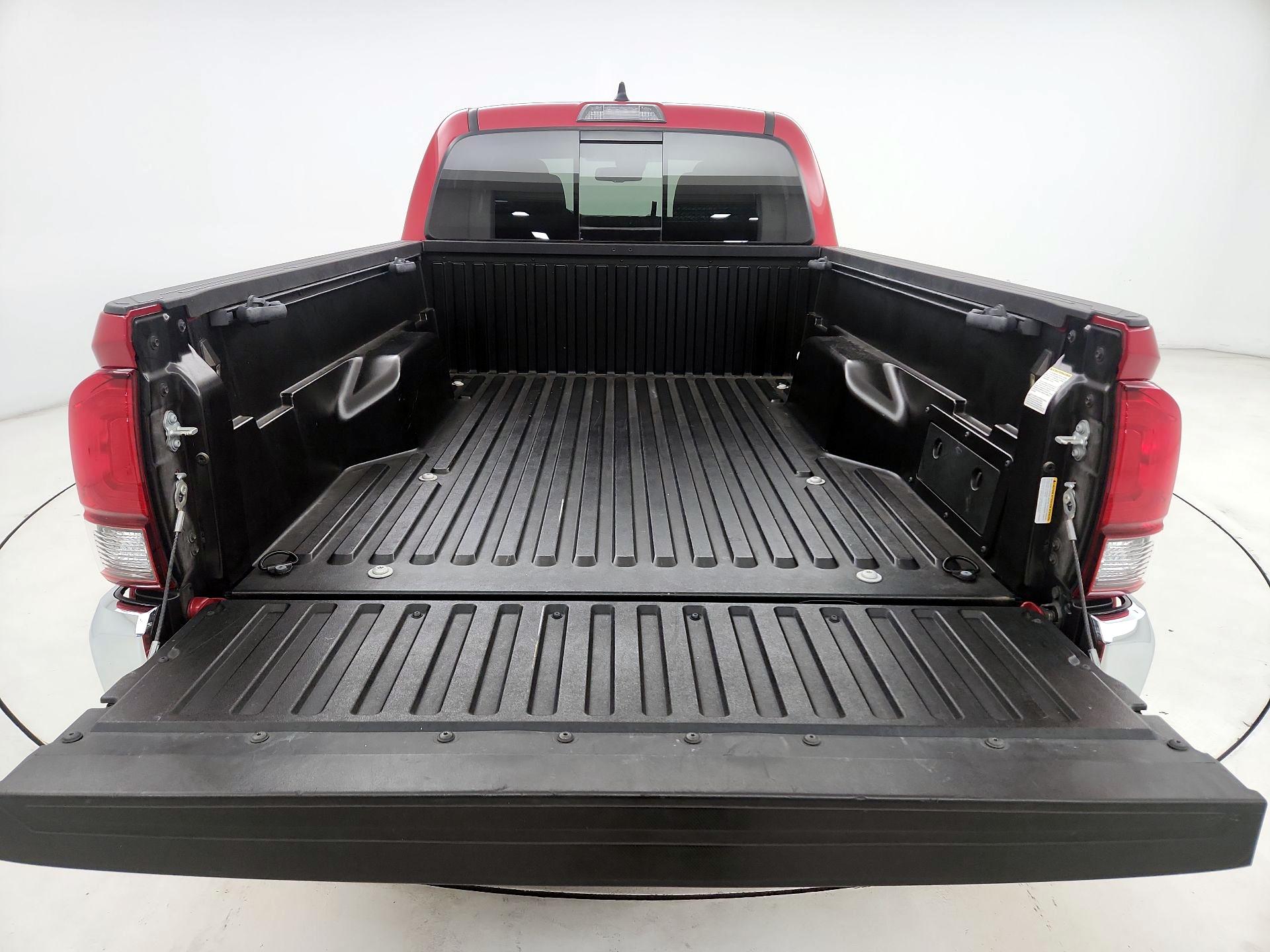 Thumbnail: 2022 Toyota Tacoma - 16