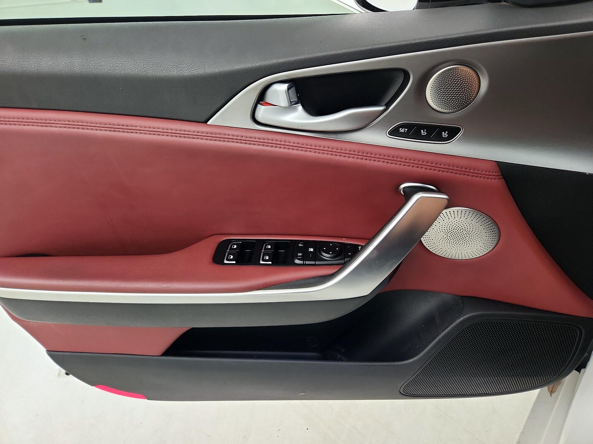 Thumbnail: 2020 Kia Stinger - 12