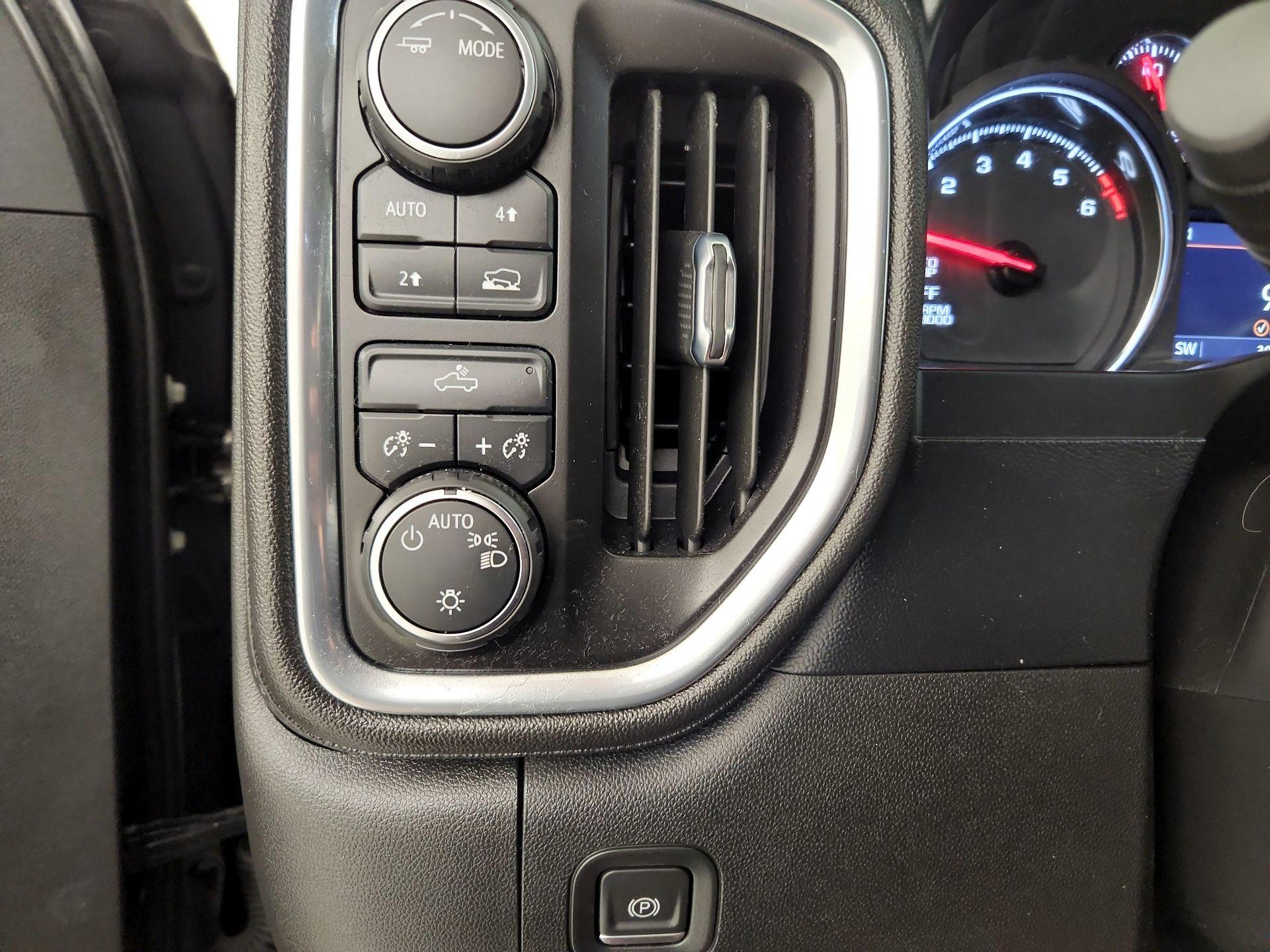 Thumbnail: 2021 Chevrolet Silverado 1500 - 13
