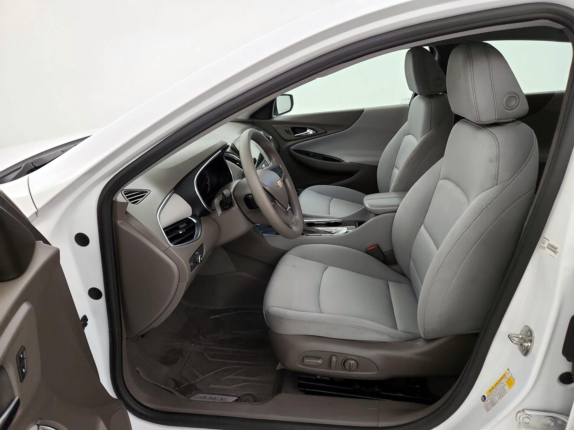 Thumbnail: 2020 Chevrolet Malibu - 11