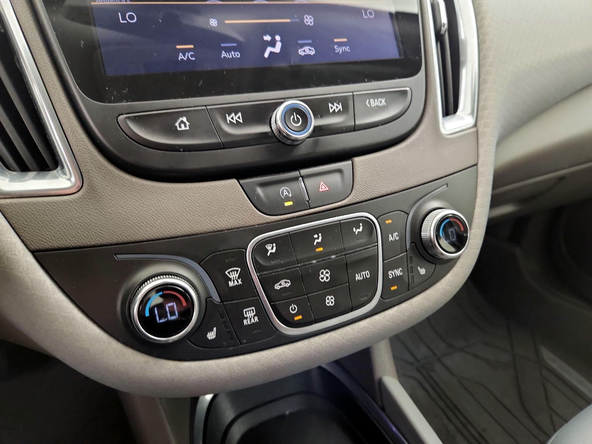 Thumbnail: 2020 Chevrolet Malibu - 16