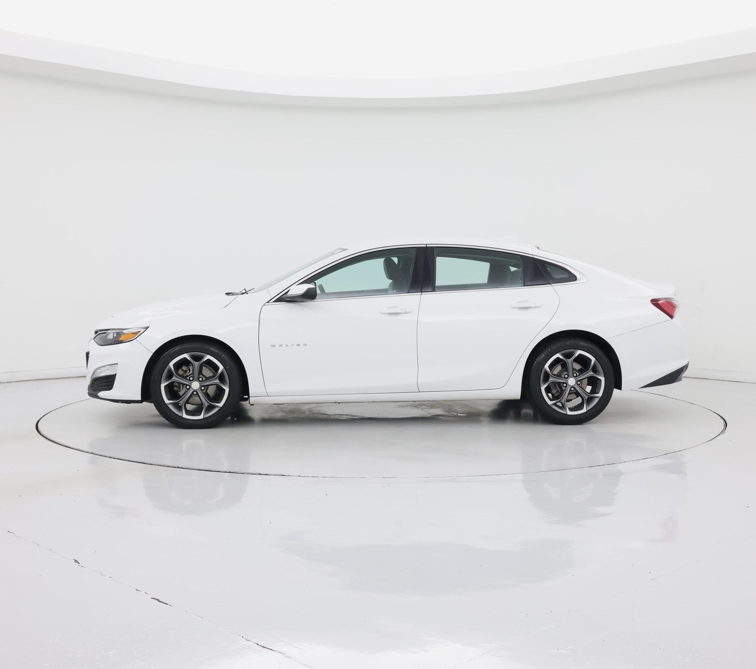 Thumbnail: 2020 Chevrolet Malibu - 3