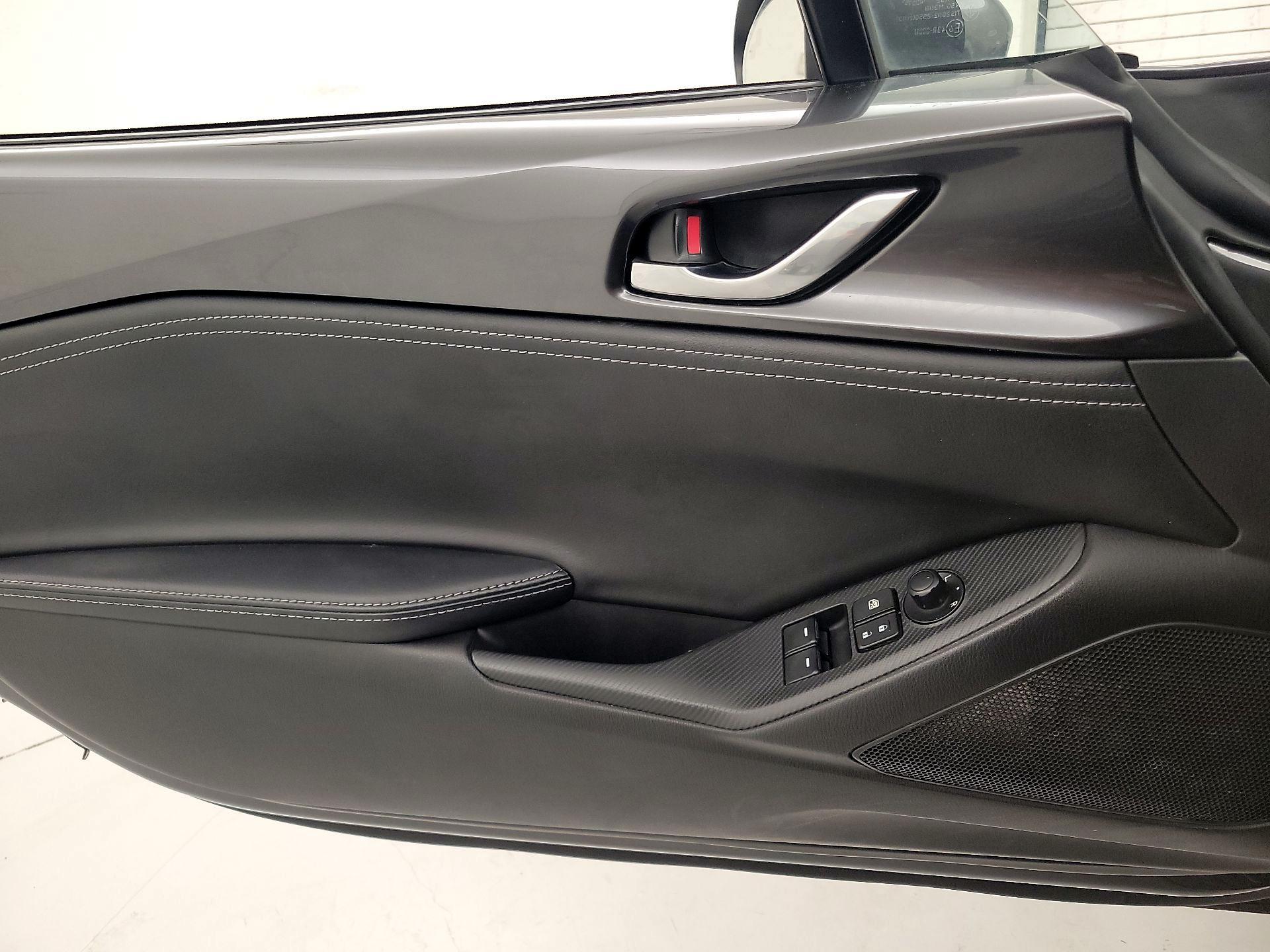 Thumbnail: 2022 Mazda MX-5 Miata - 12