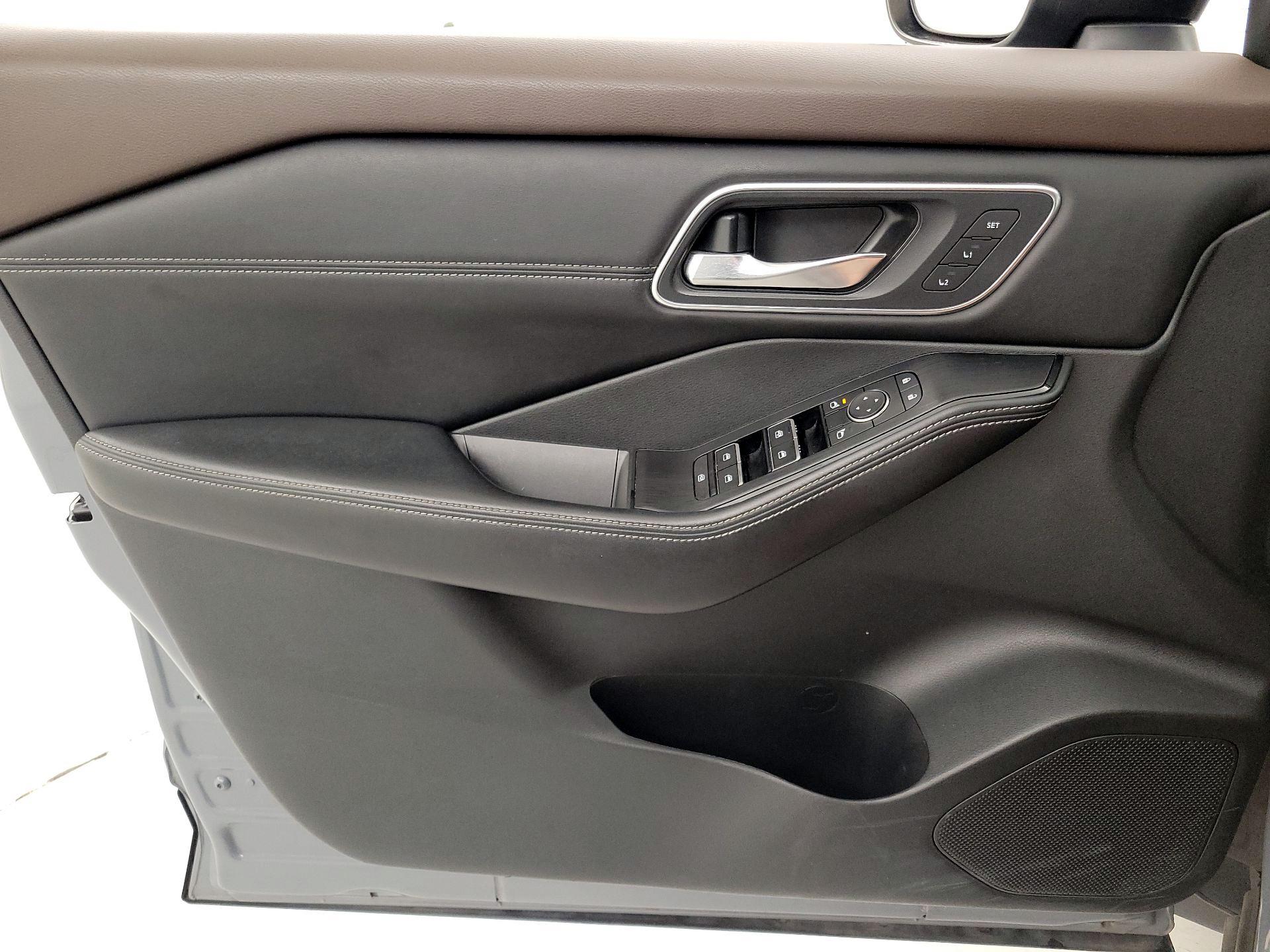 Thumbnail: 2021 Nissan Rogue - 12