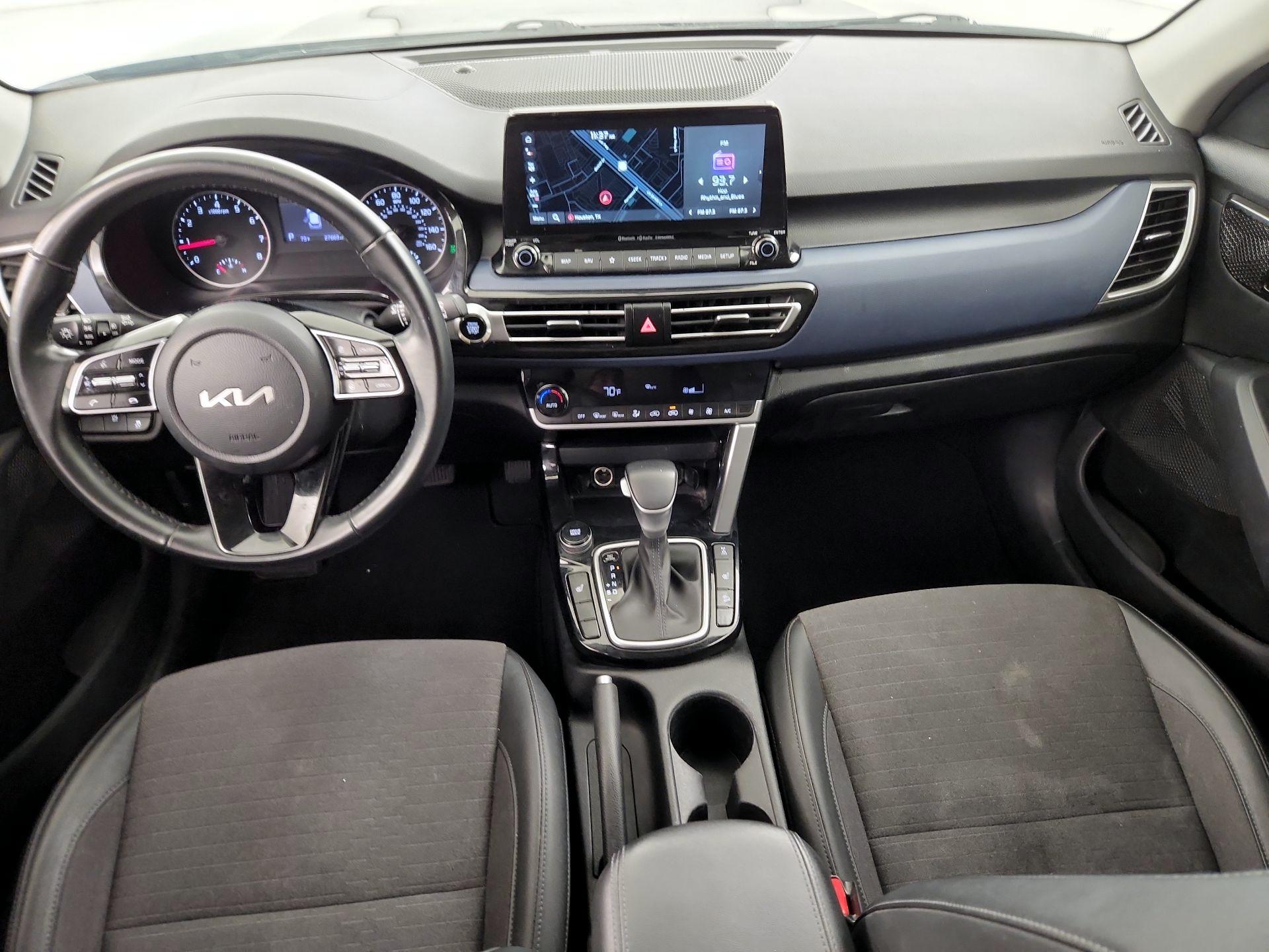 Thumbnail: 2023 Kia Seltos - 9