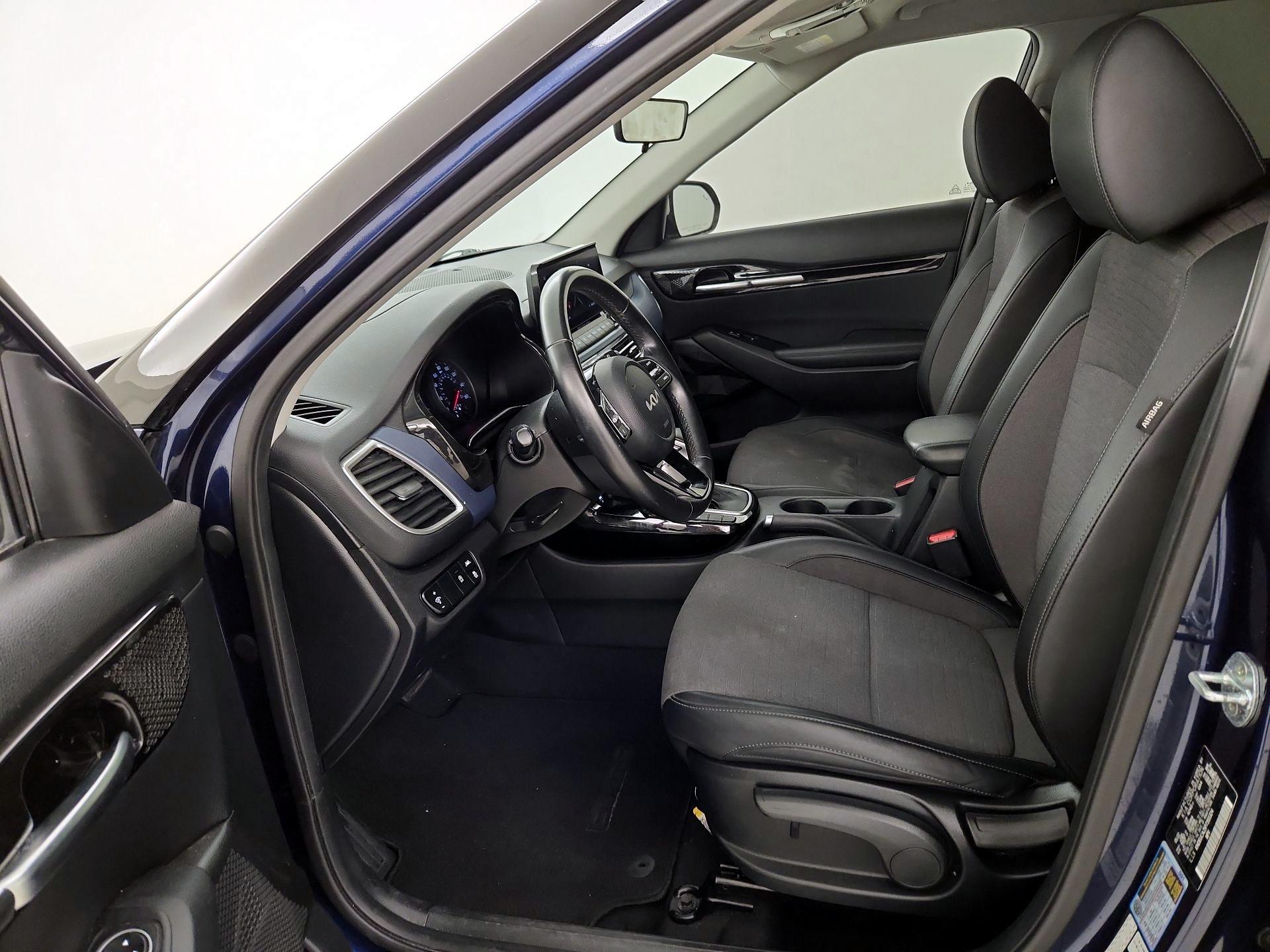 Thumbnail: 2023 Kia Seltos - 11