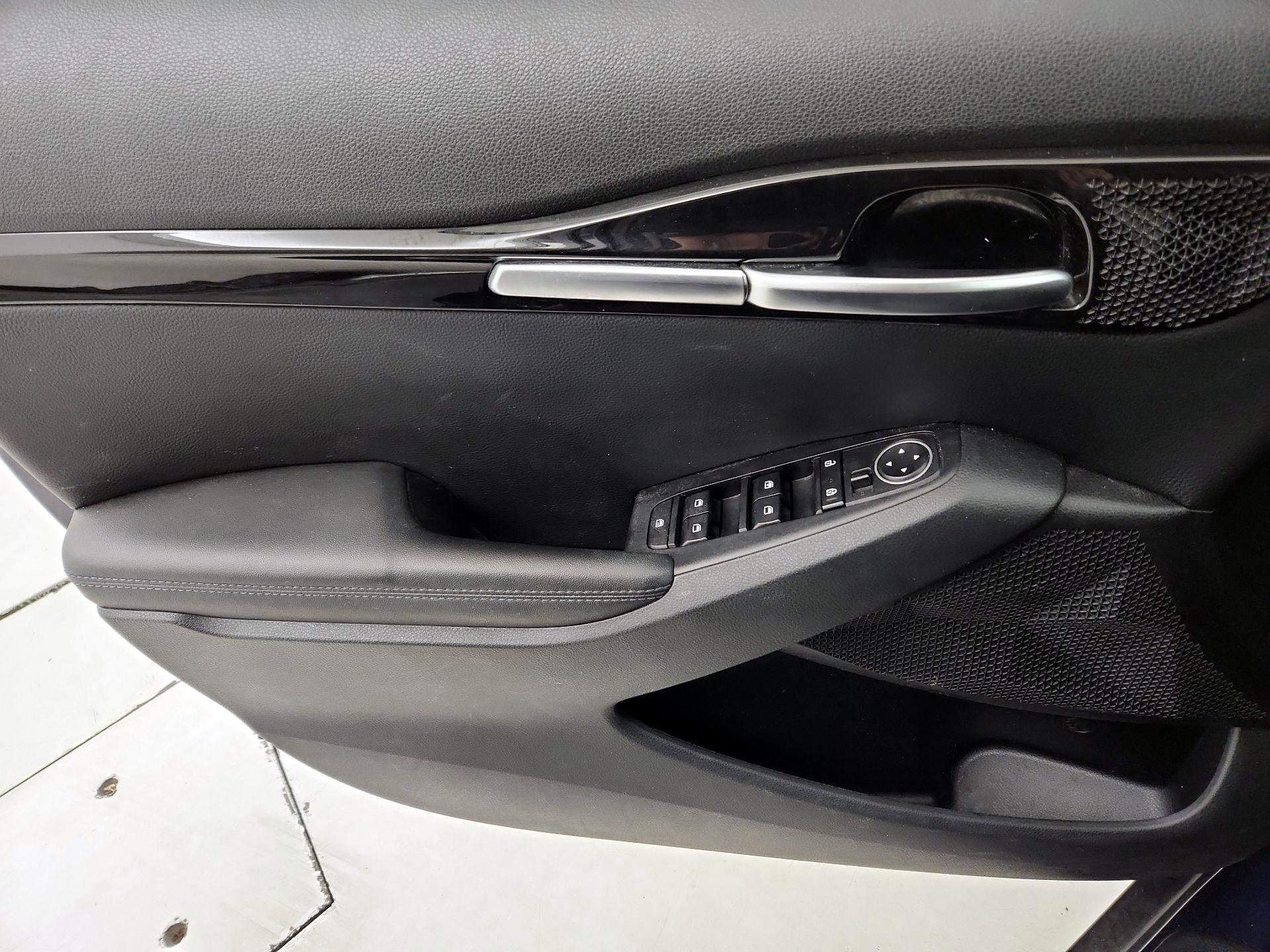 Thumbnail: 2023 Kia Seltos - 12