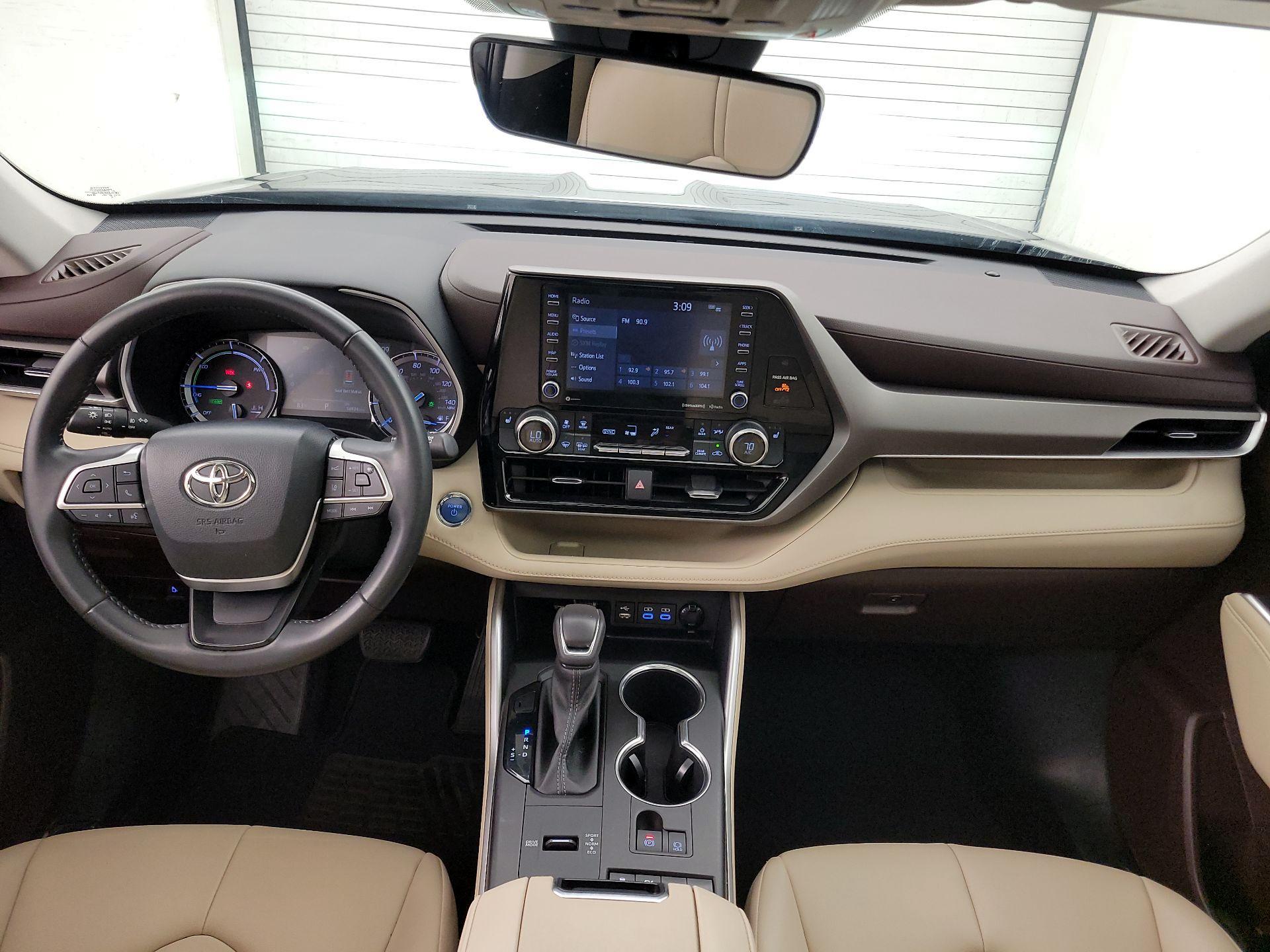 Thumbnail: 2022 Toyota Highlander - 9