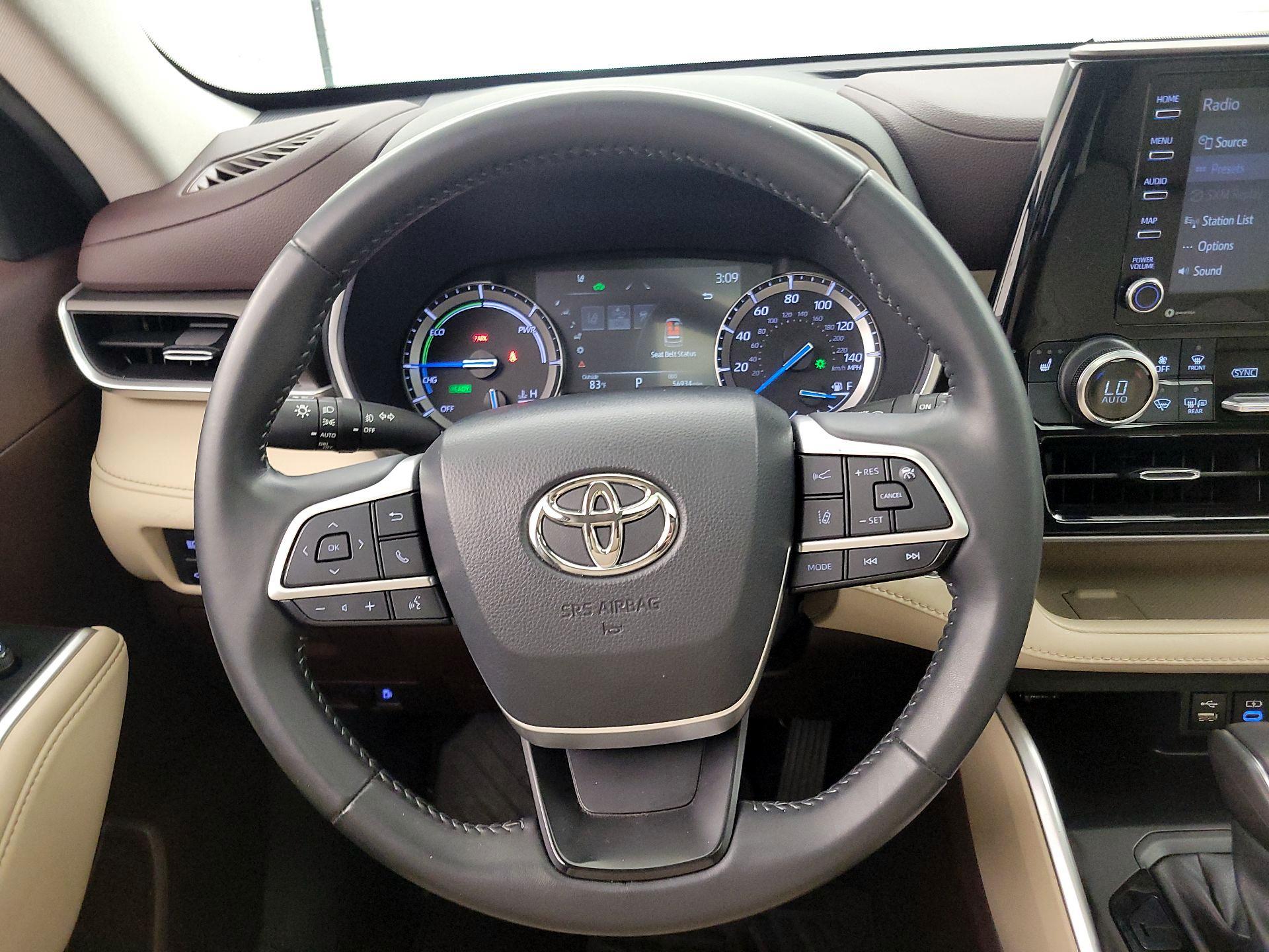 Thumbnail: 2022 Toyota Highlander - 10