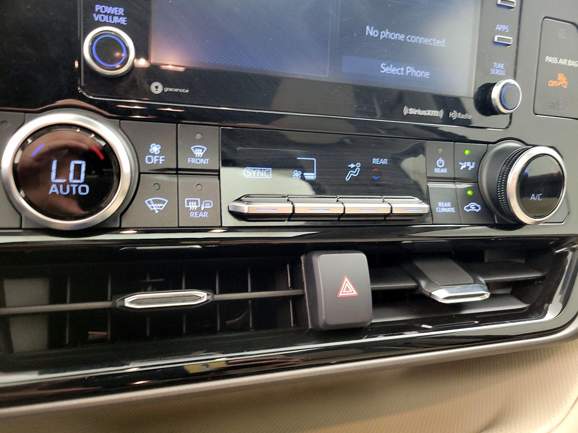 Thumbnail: 2022 Toyota Highlander - 16