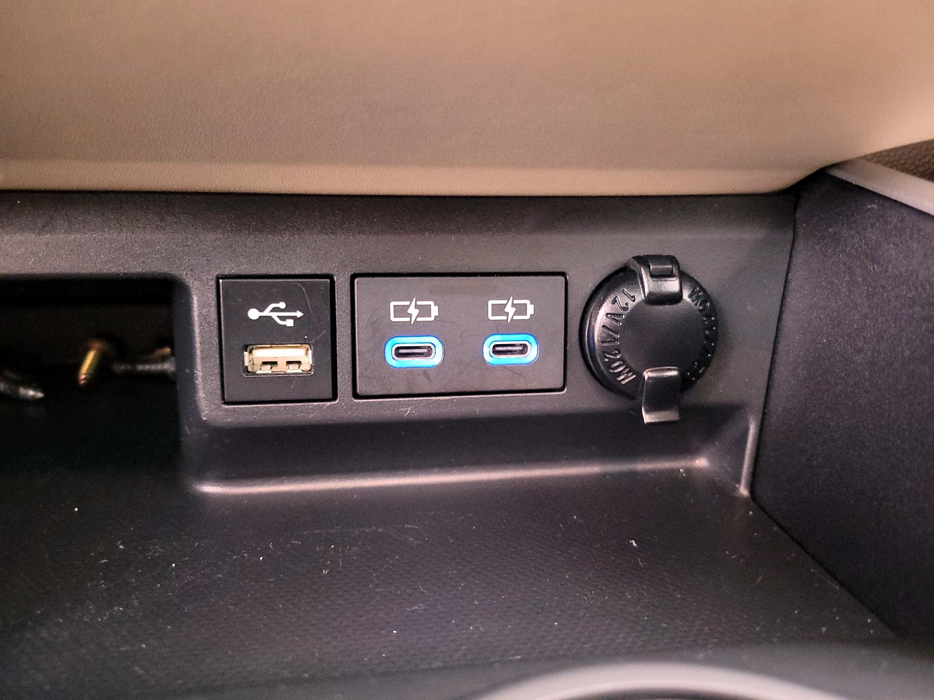 Thumbnail: 2022 Toyota Highlander - 18