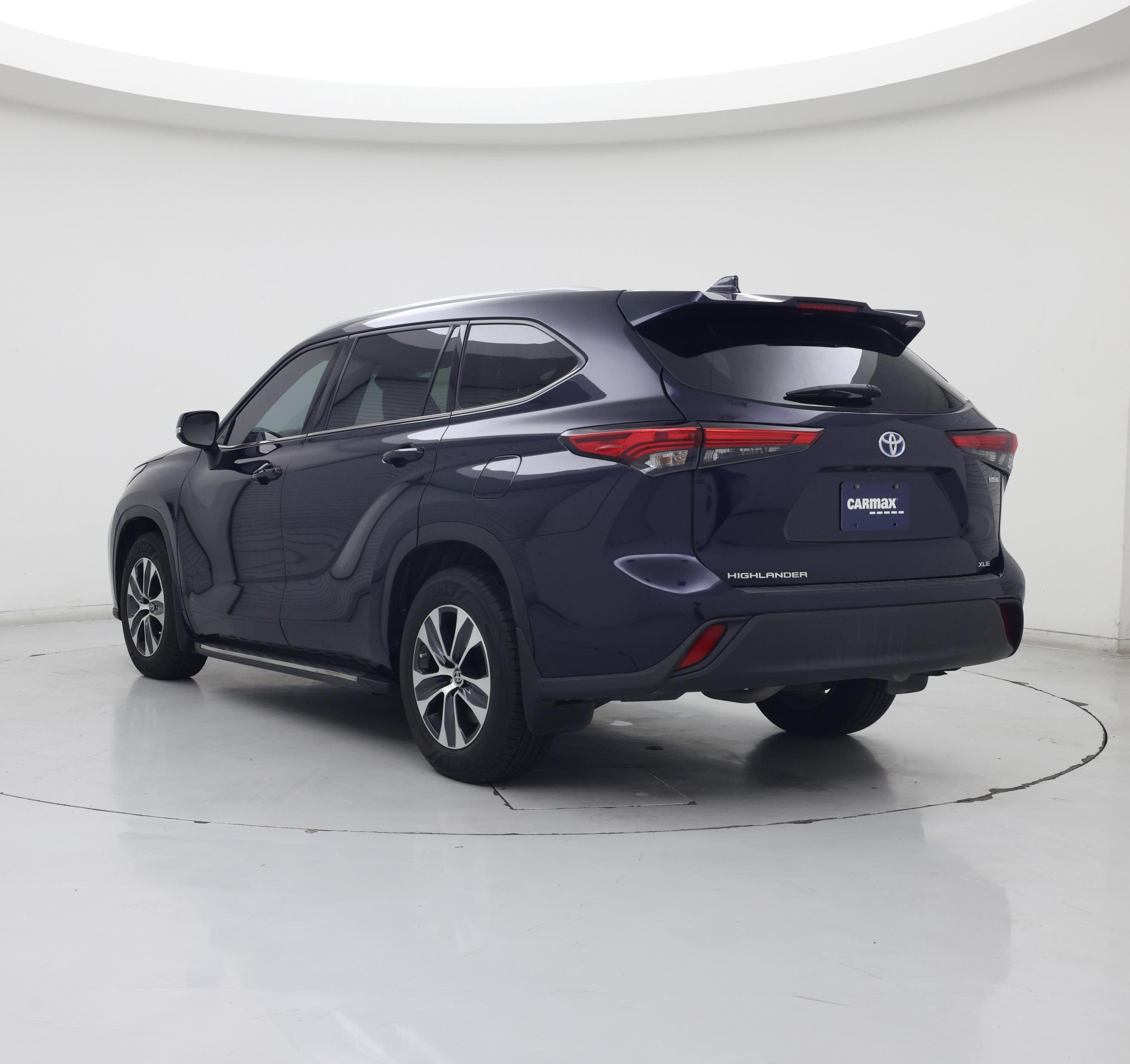 Thumbnail: 2022 Toyota Highlander - 2