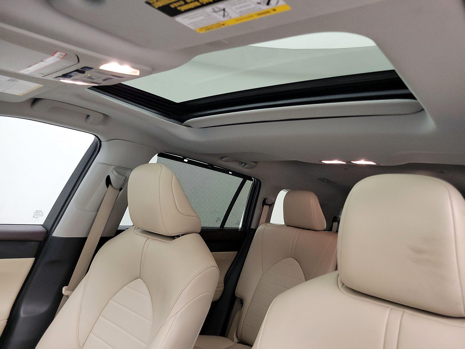 Thumbnail: 2022 Toyota Highlander - 19