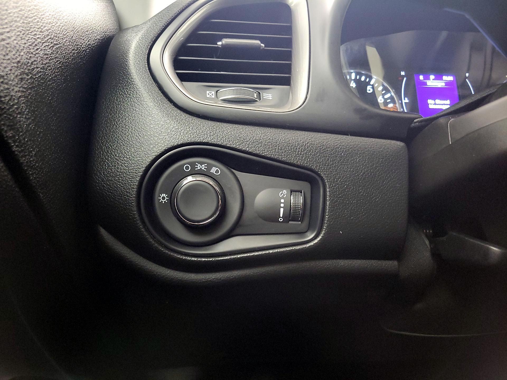 Thumbnail: 2022 Jeep Renegade - 13
