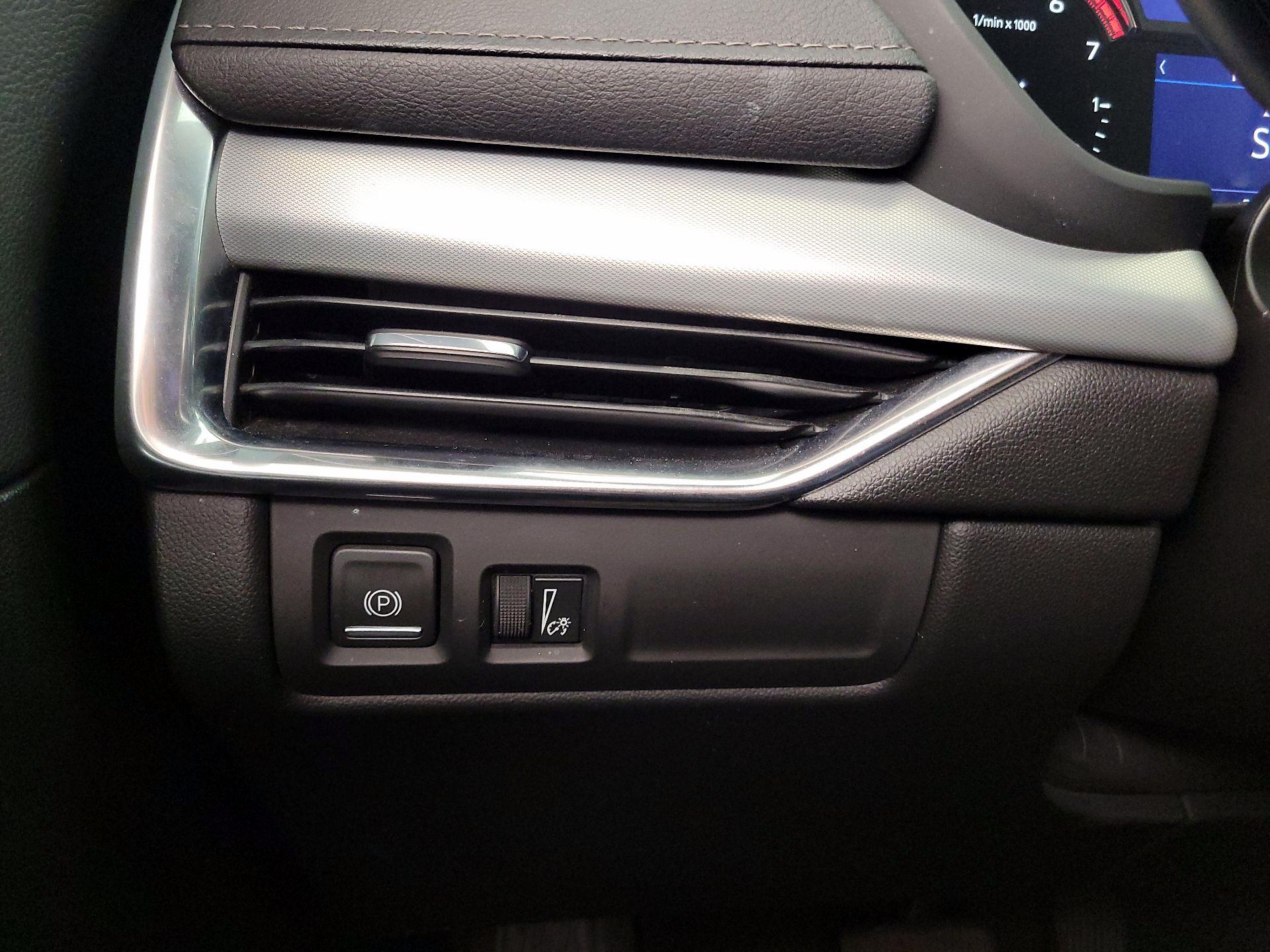 Thumbnail: 2020 Cadillac XT4 - 13