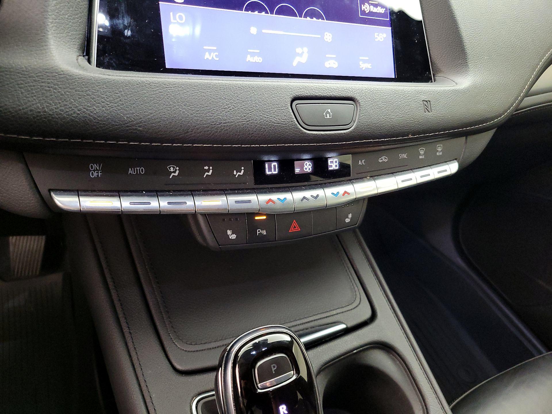 Thumbnail: 2020 Cadillac XT4 - 16