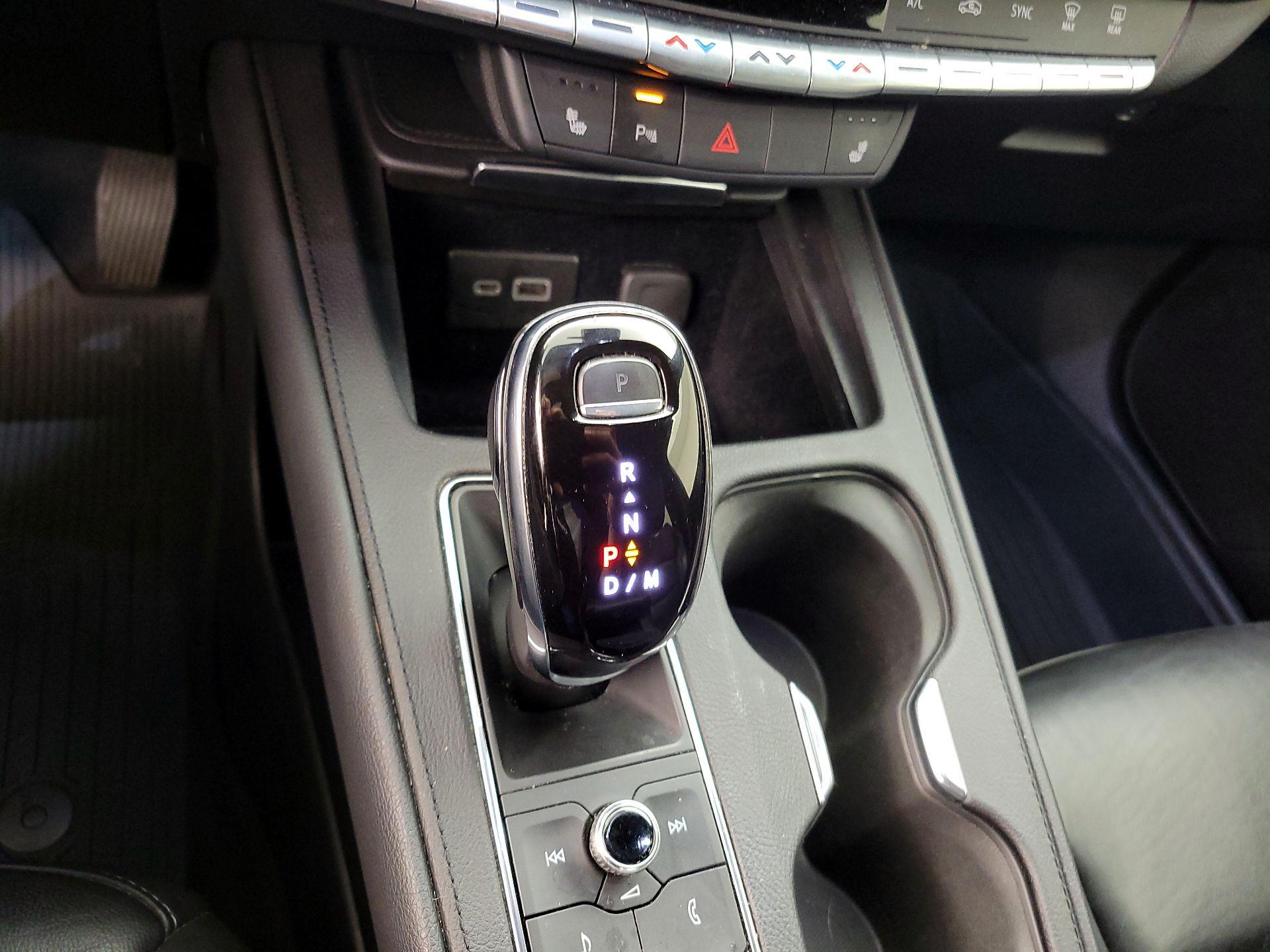 Thumbnail: 2020 Cadillac XT4 - 17