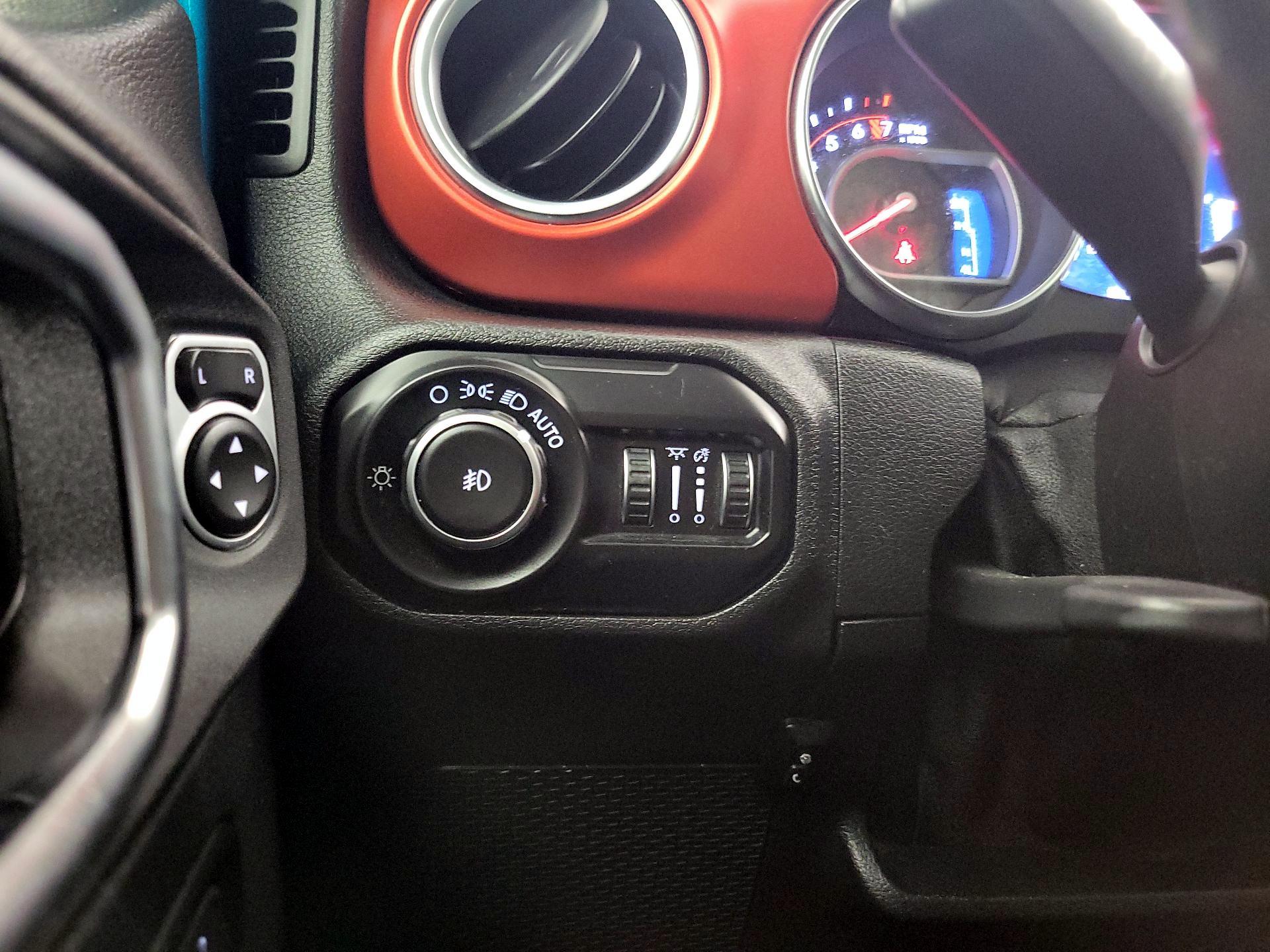 Thumbnail: 2020 Jeep Wrangler - 13