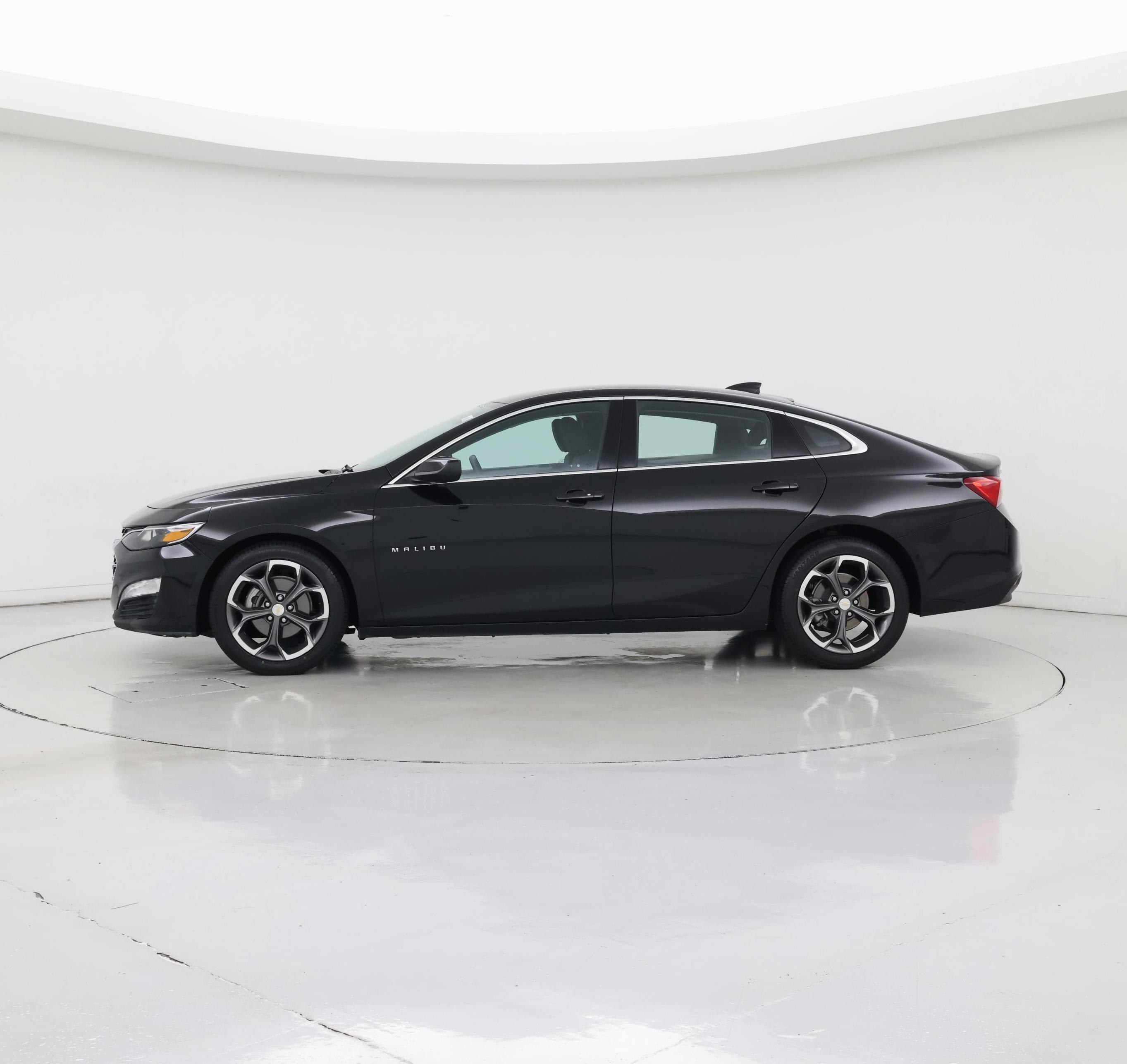 Thumbnail: 2023 Chevrolet Malibu - 3