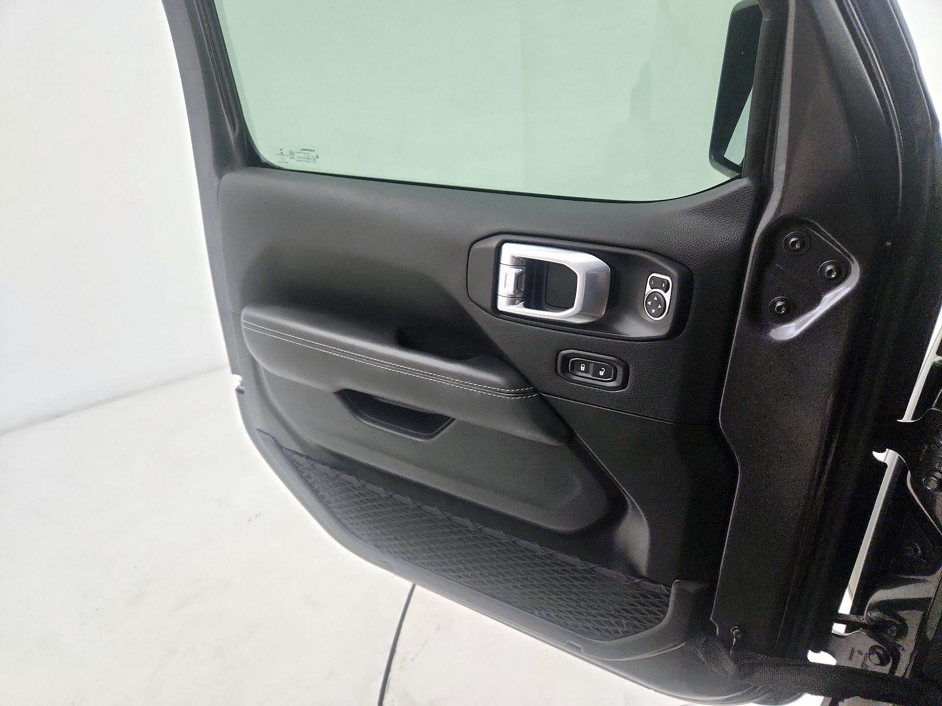Thumbnail: 2021 Jeep Wrangler - 10
