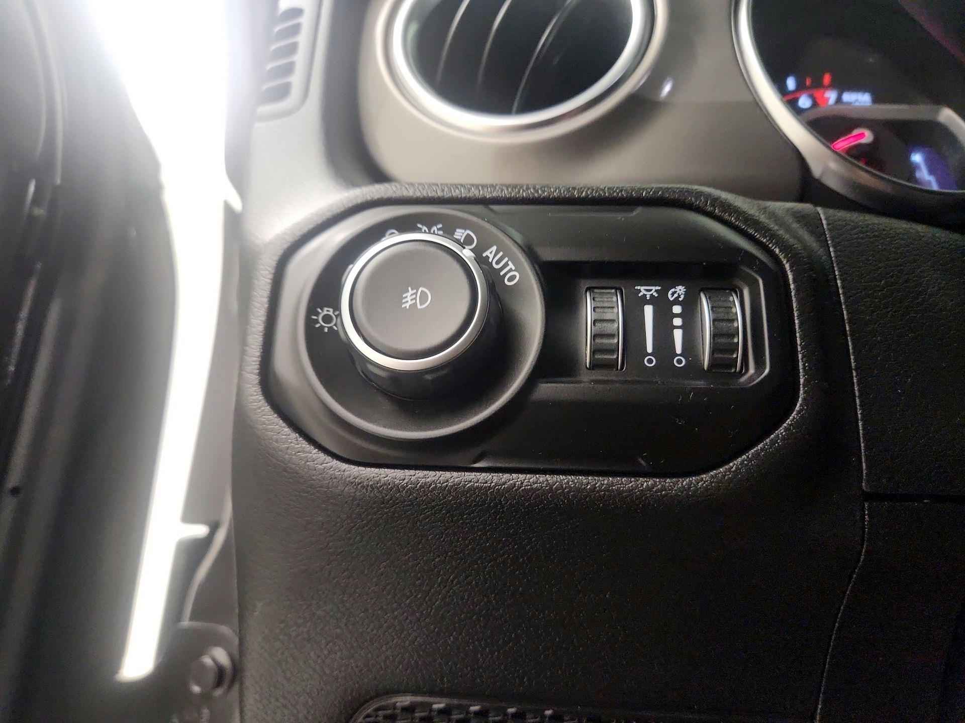 Thumbnail: 2021 Jeep Wrangler - 11