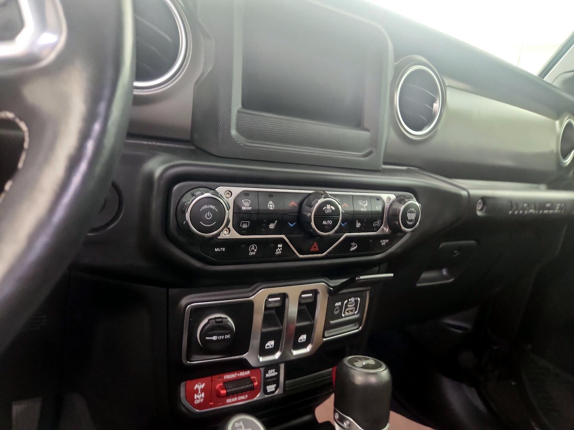 Thumbnail: 2021 Jeep Wrangler - 14