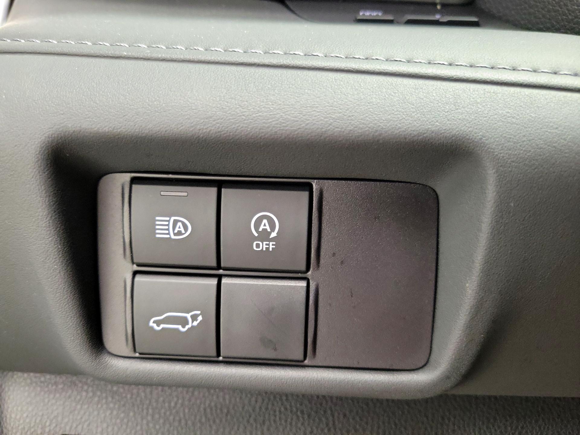 Thumbnail: 2023 Toyota Highlander - 13