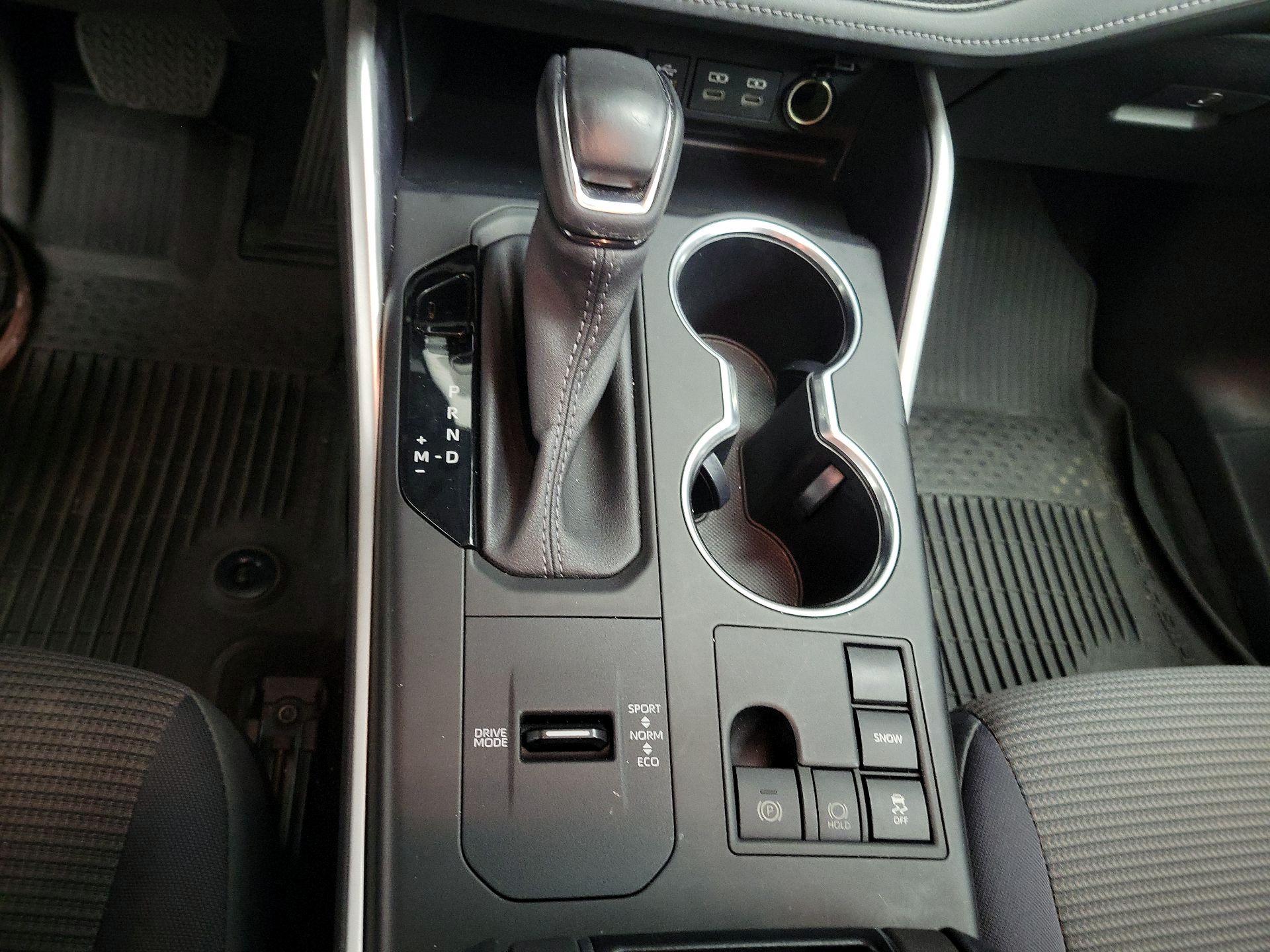 Thumbnail: 2023 Toyota Highlander - 18