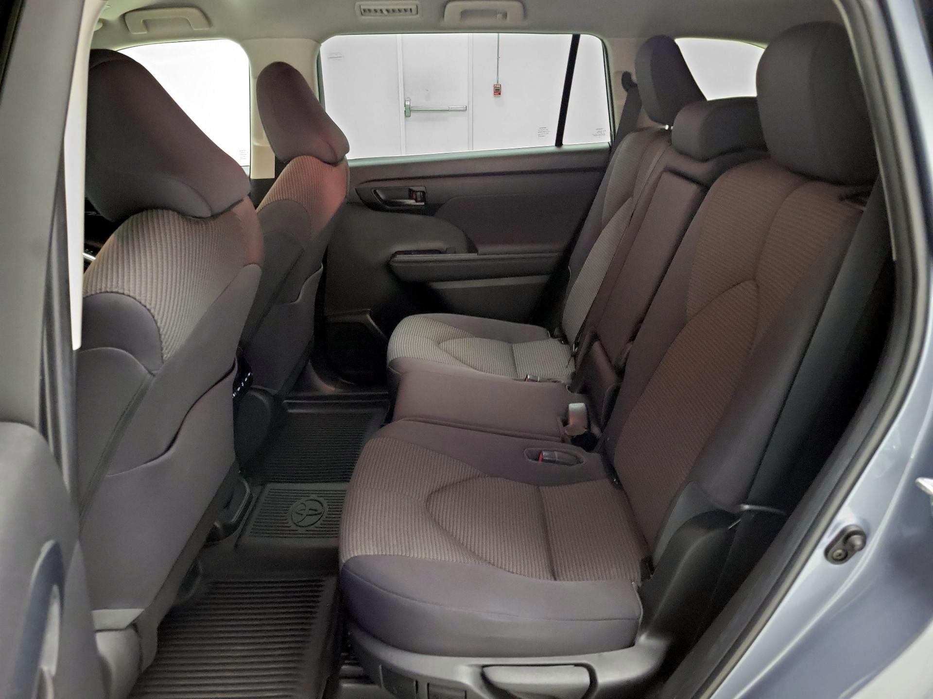 Thumbnail: 2023 Toyota Highlander - 20