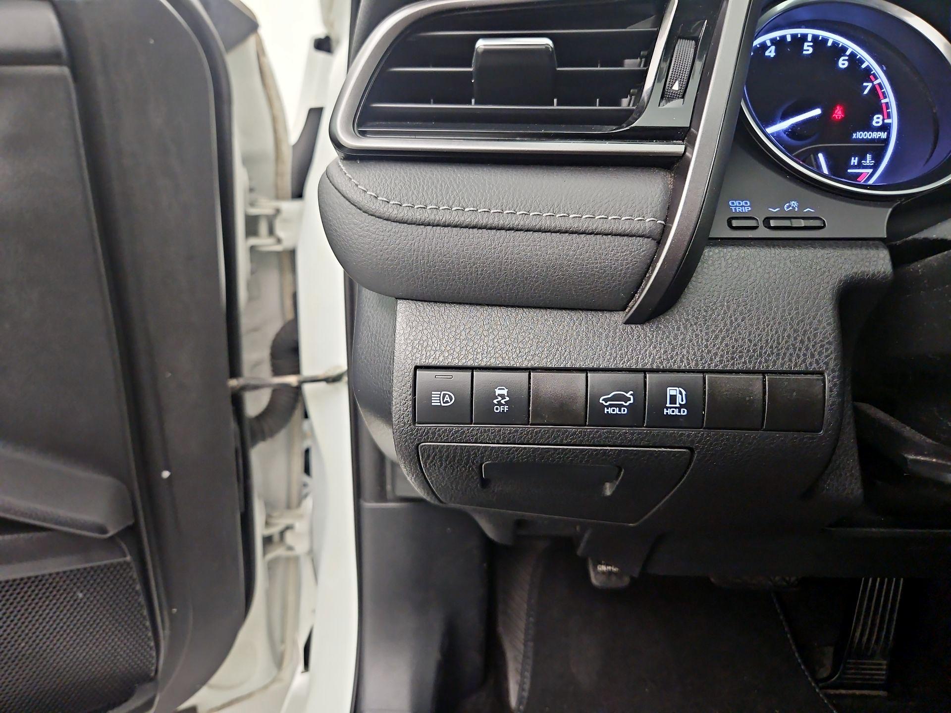 Thumbnail: 2020 Toyota Camry - 13