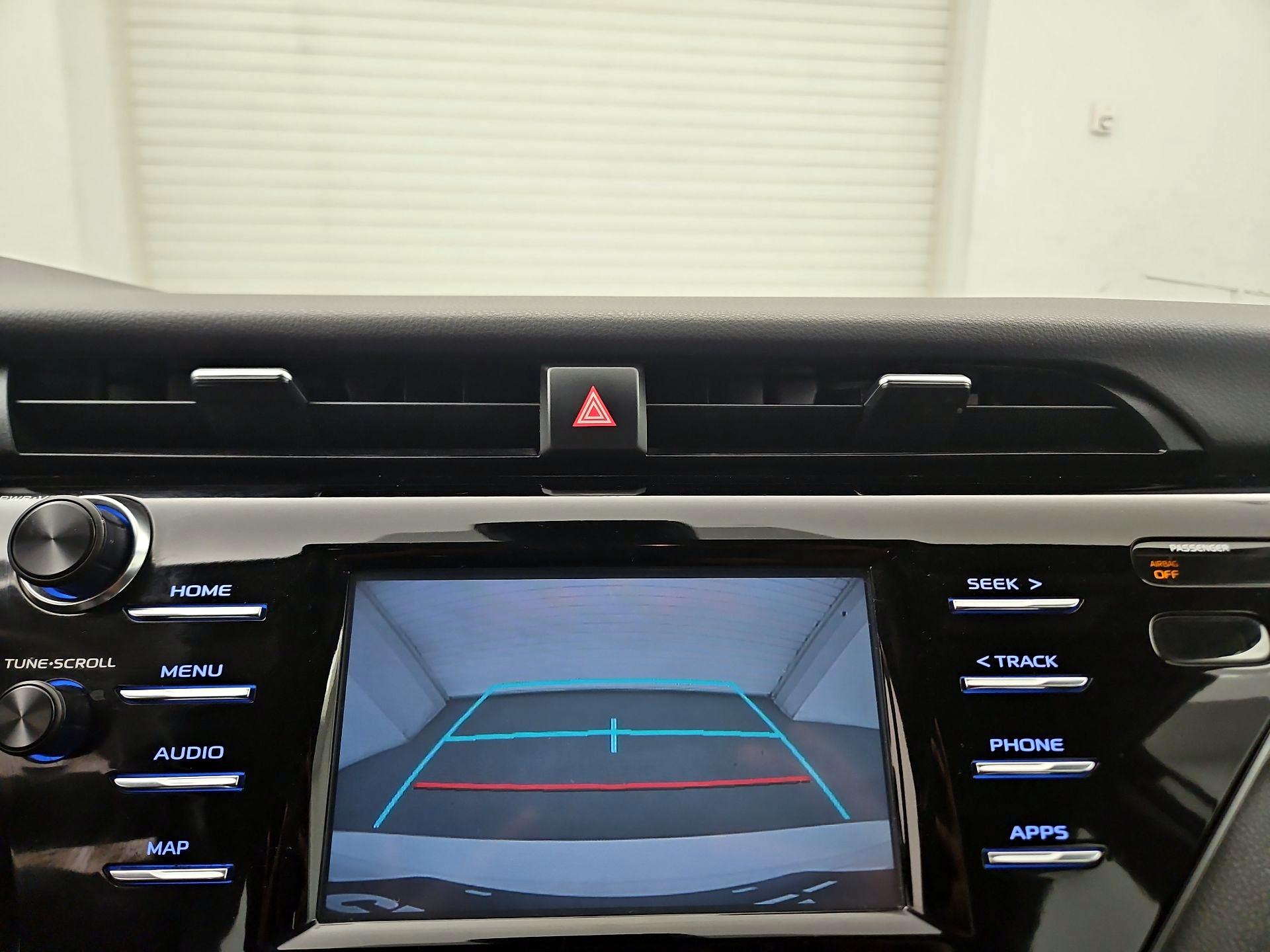 Thumbnail: 2020 Toyota Camry - 14