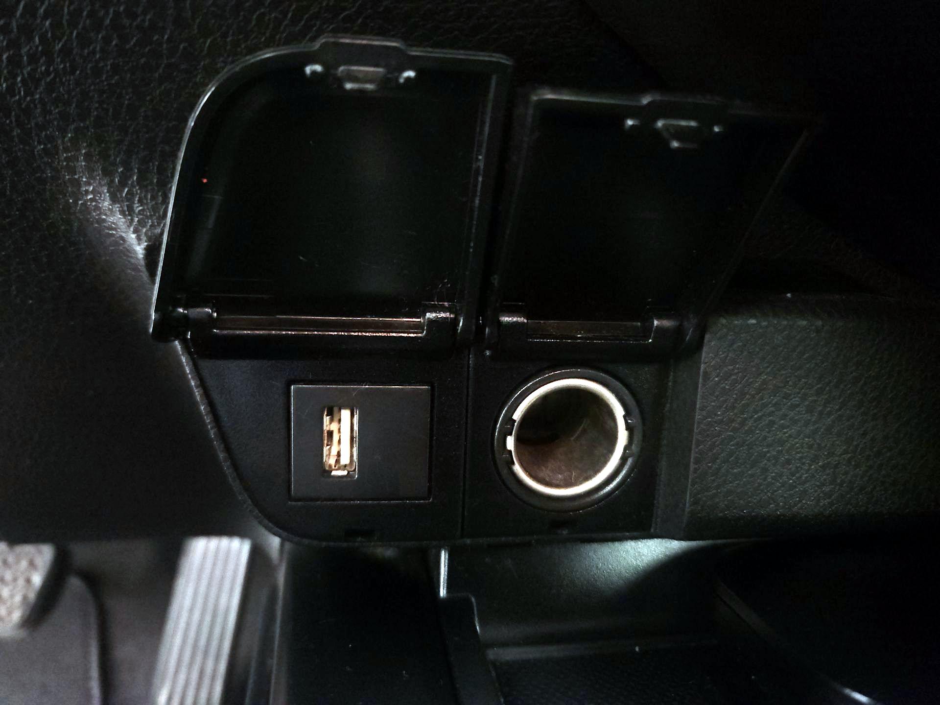 Thumbnail: 2020 Toyota Camry - 18