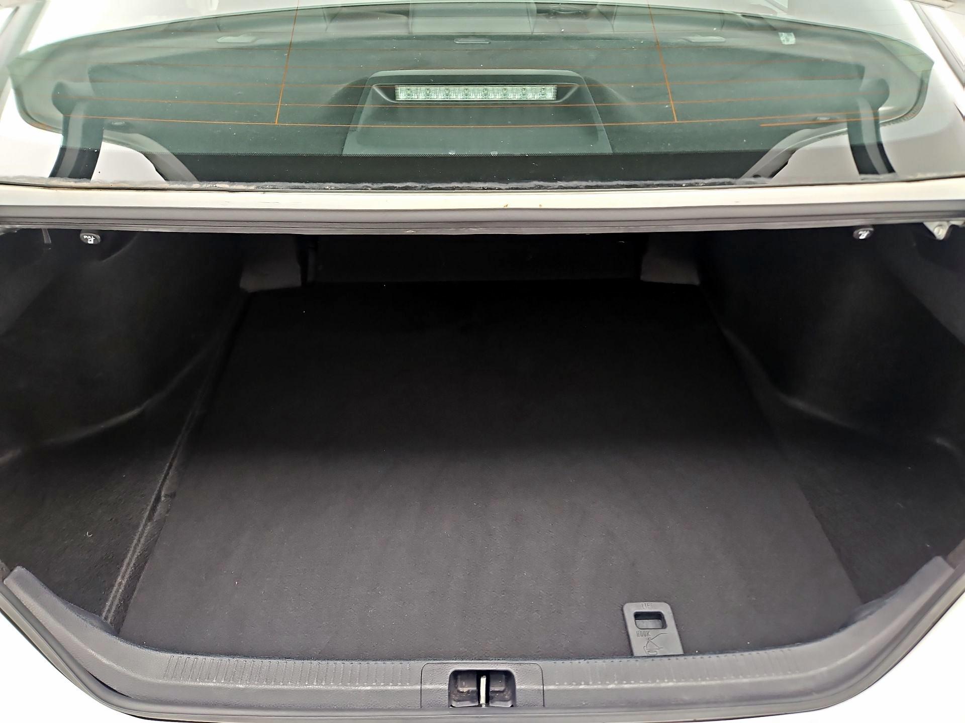 Thumbnail: 2020 Toyota Camry - 20