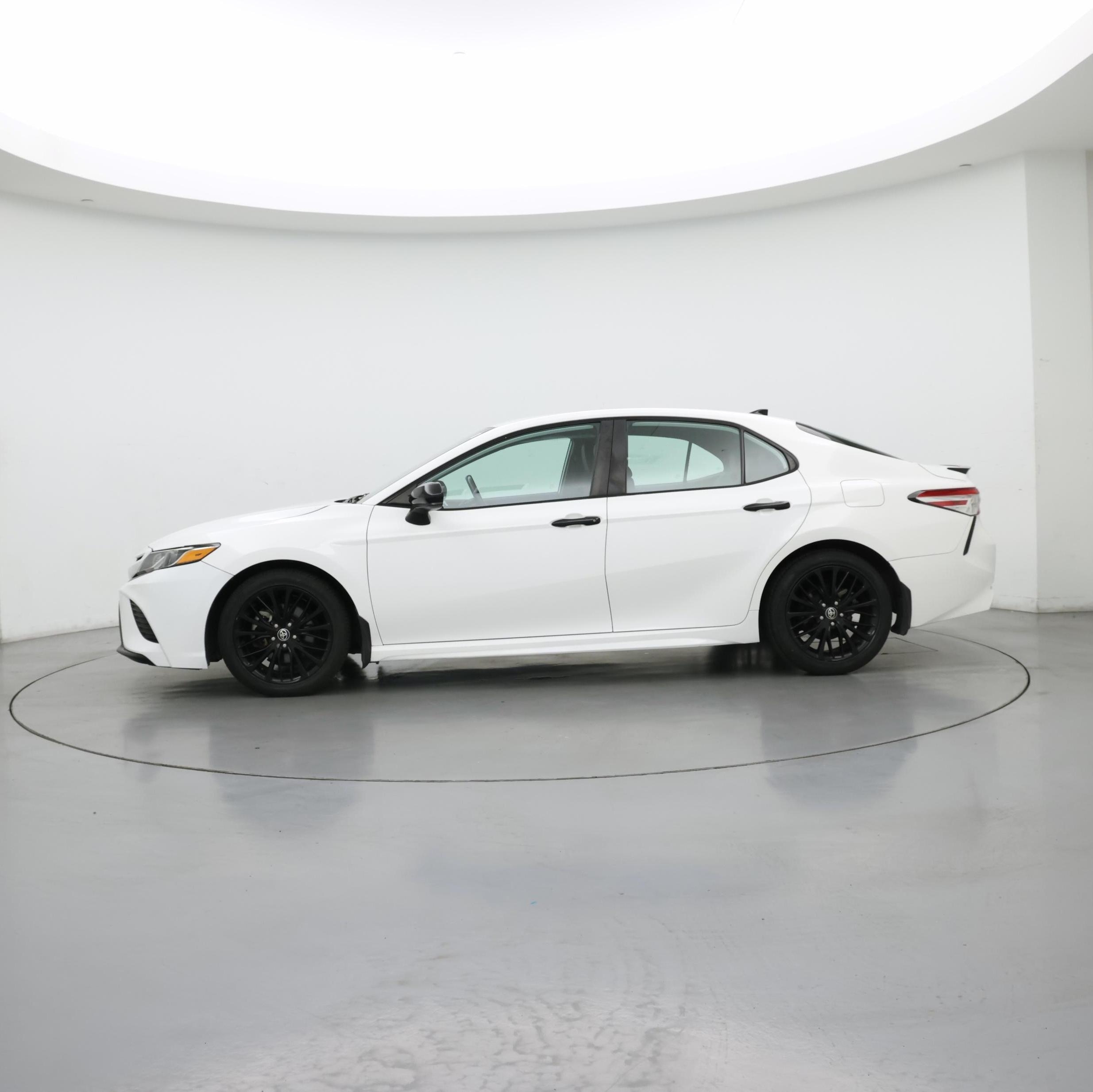 Thumbnail: 2020 Toyota Camry - 3