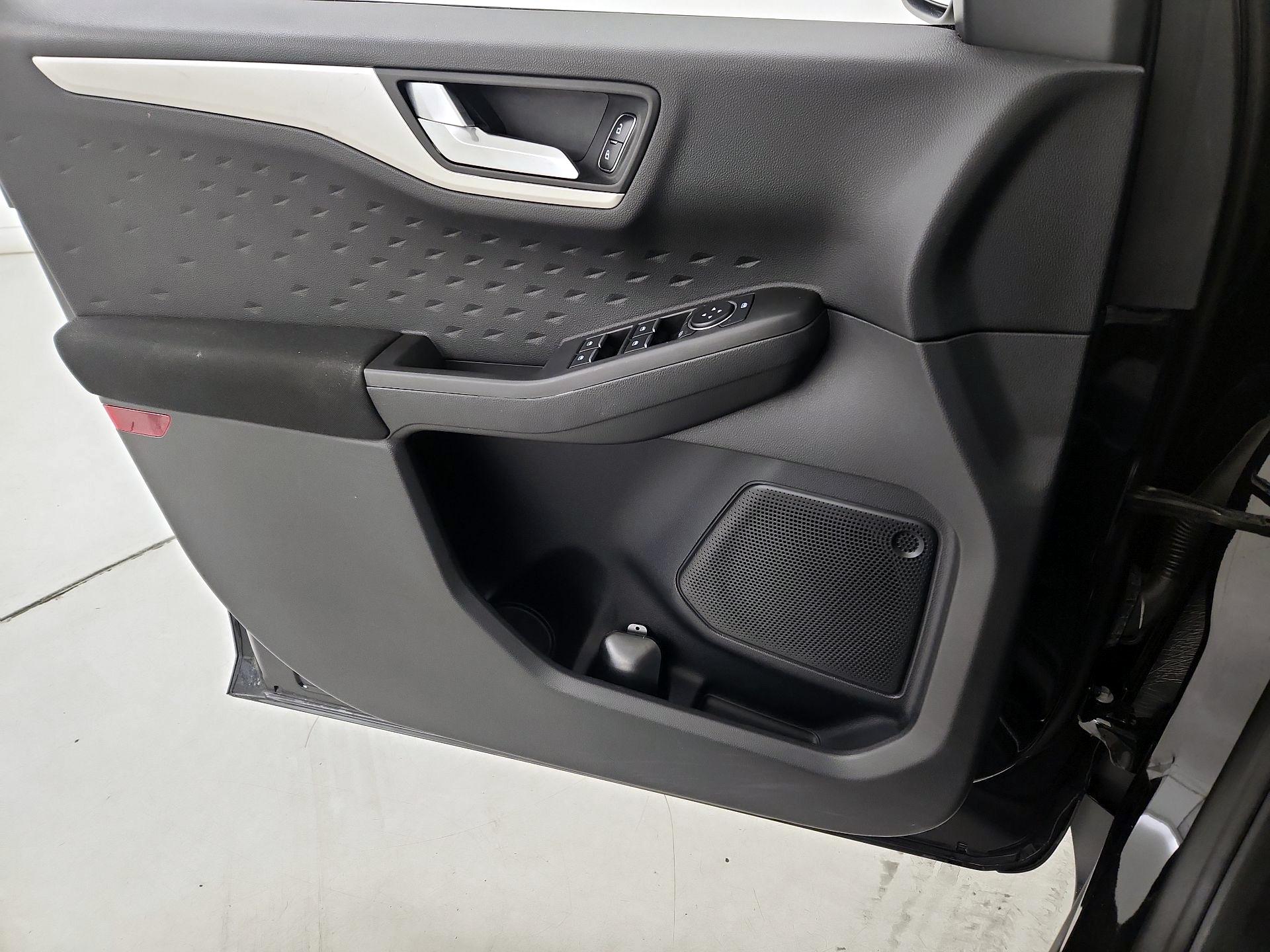 Thumbnail: 2020 Ford Escape - 12