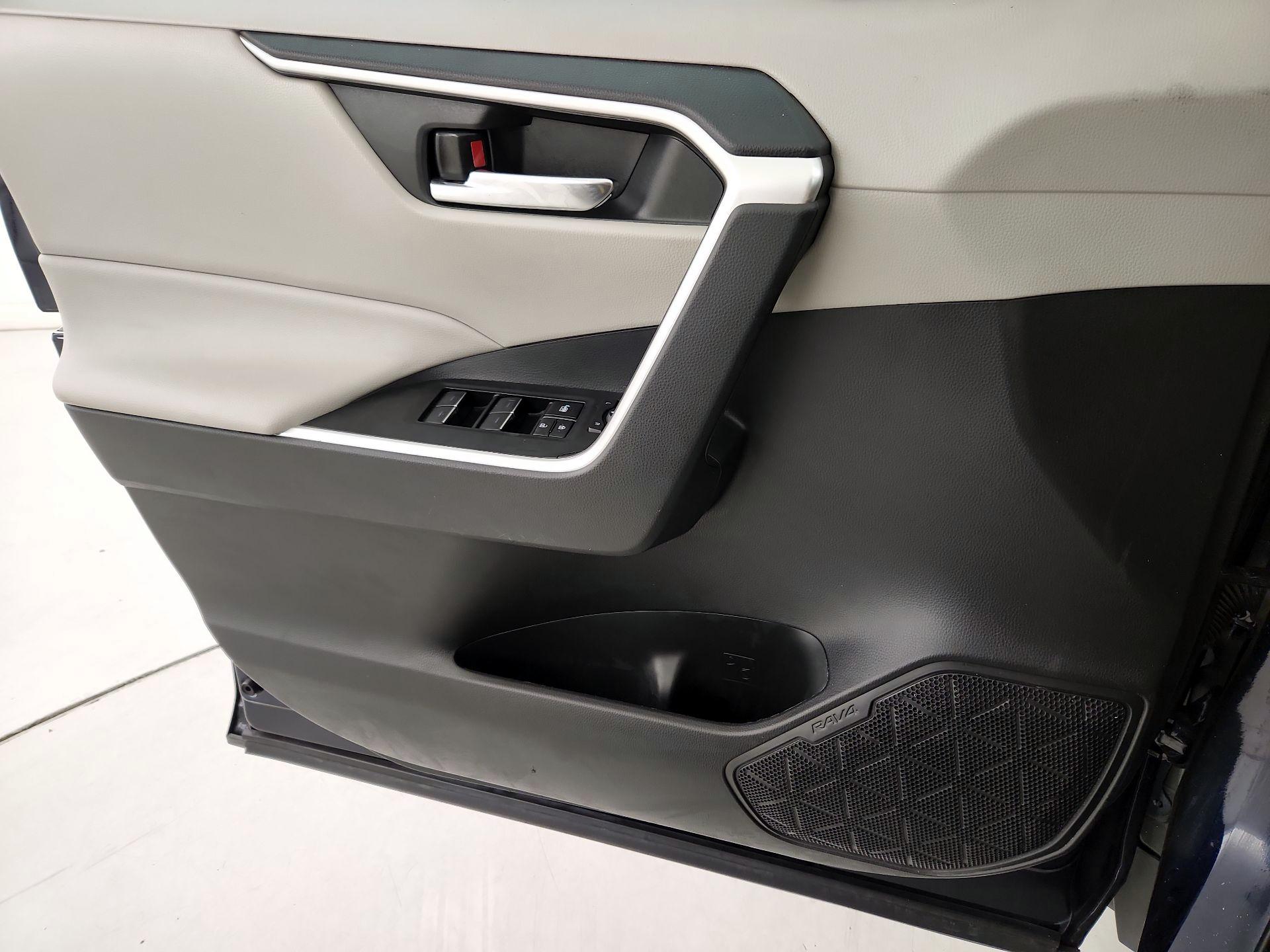 Thumbnail: 2023 Toyota RAV4 - 12