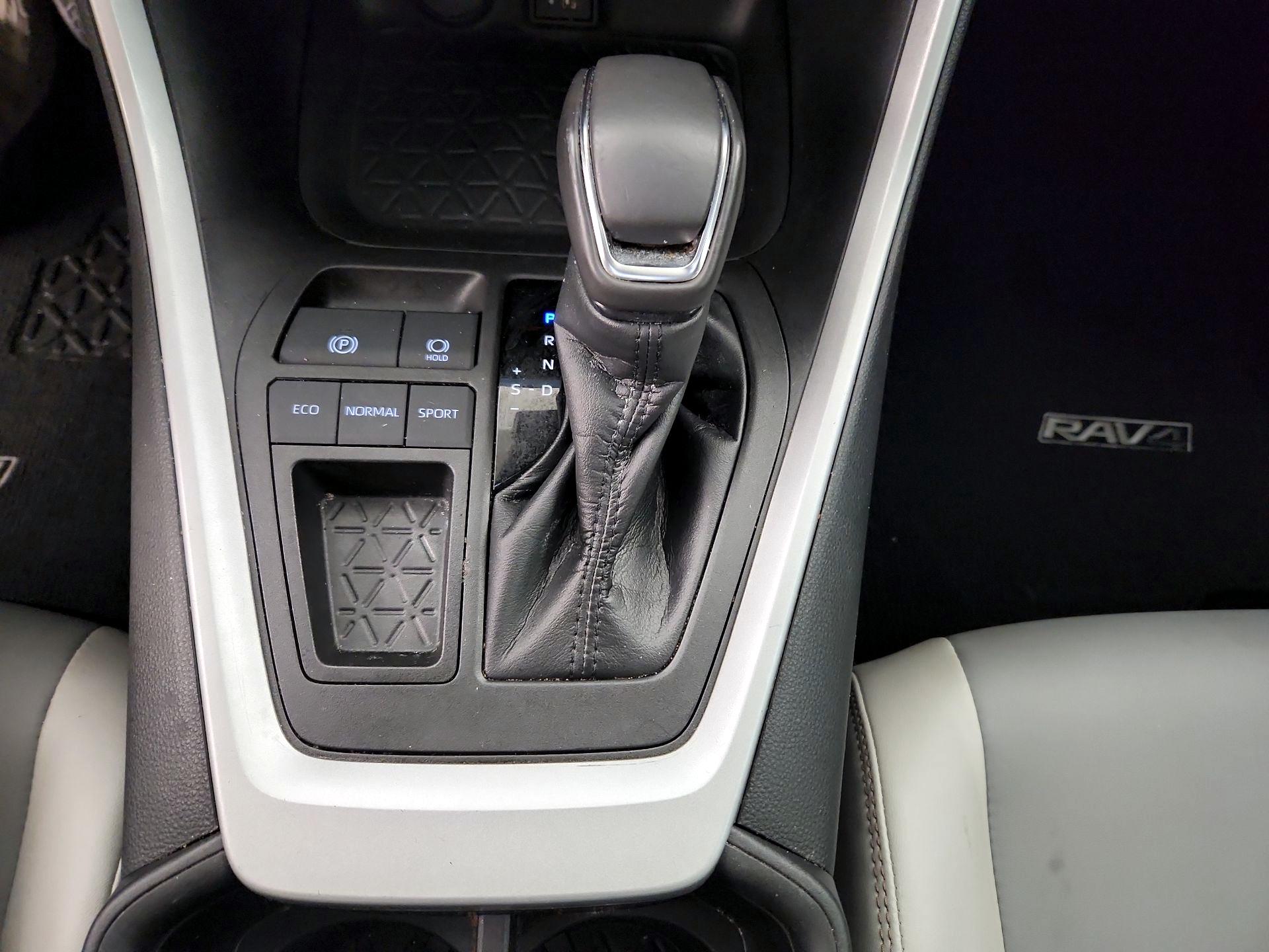 Thumbnail: 2023 Toyota RAV4 - 17