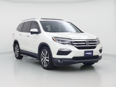 White 2017 Honda Pilot Touring