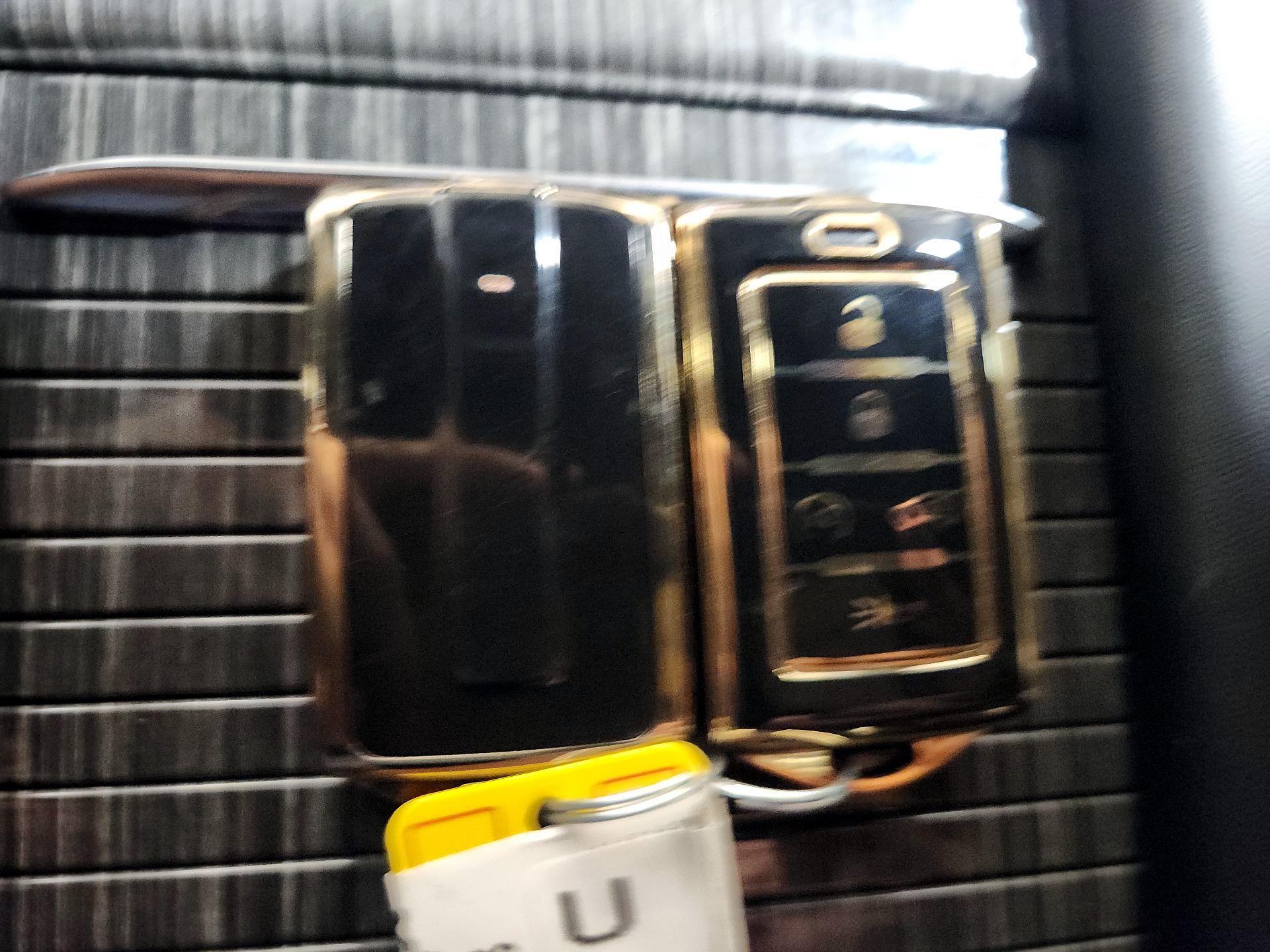 Thumbnail: 2022 Jeep Wagoneer - 18