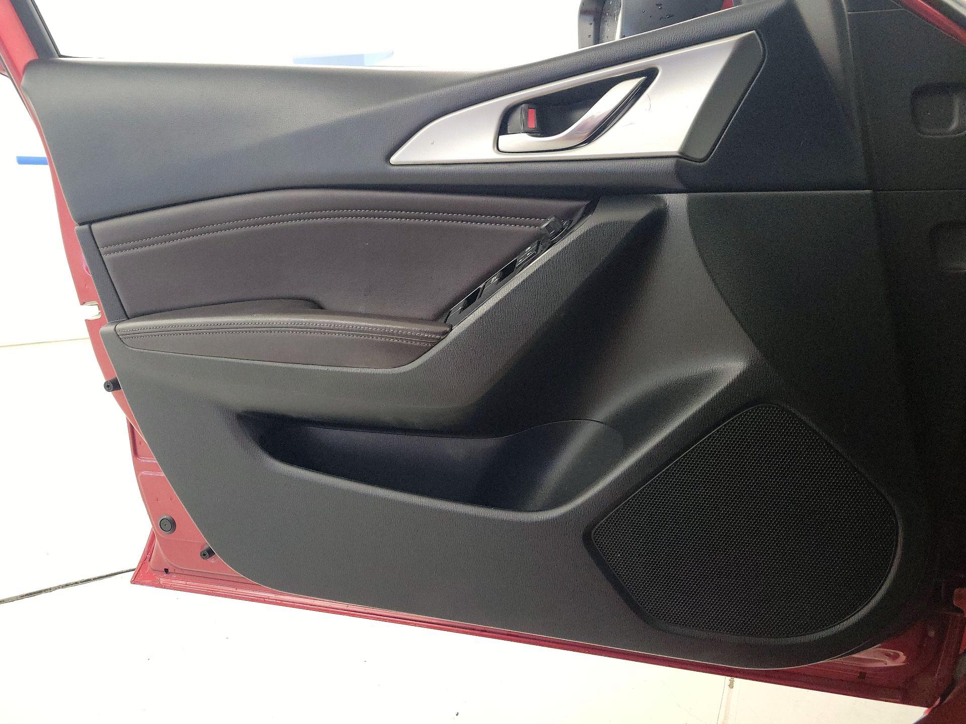 Thumbnail: 2018 Mazda Mazda3 - 12