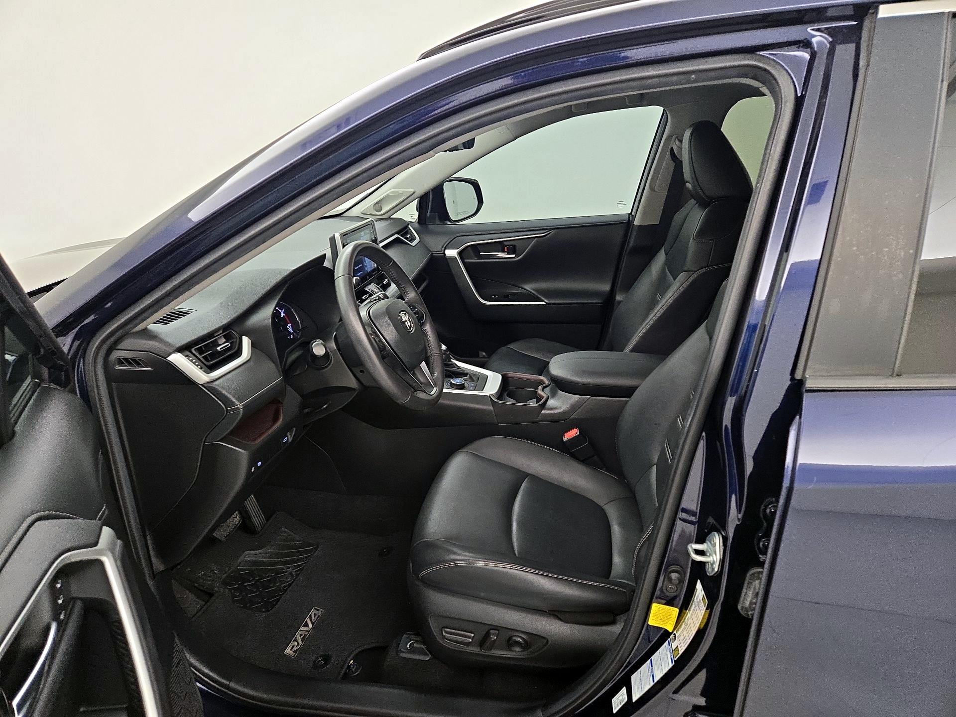 Thumbnail: 2021 Toyota RAV4 - 9